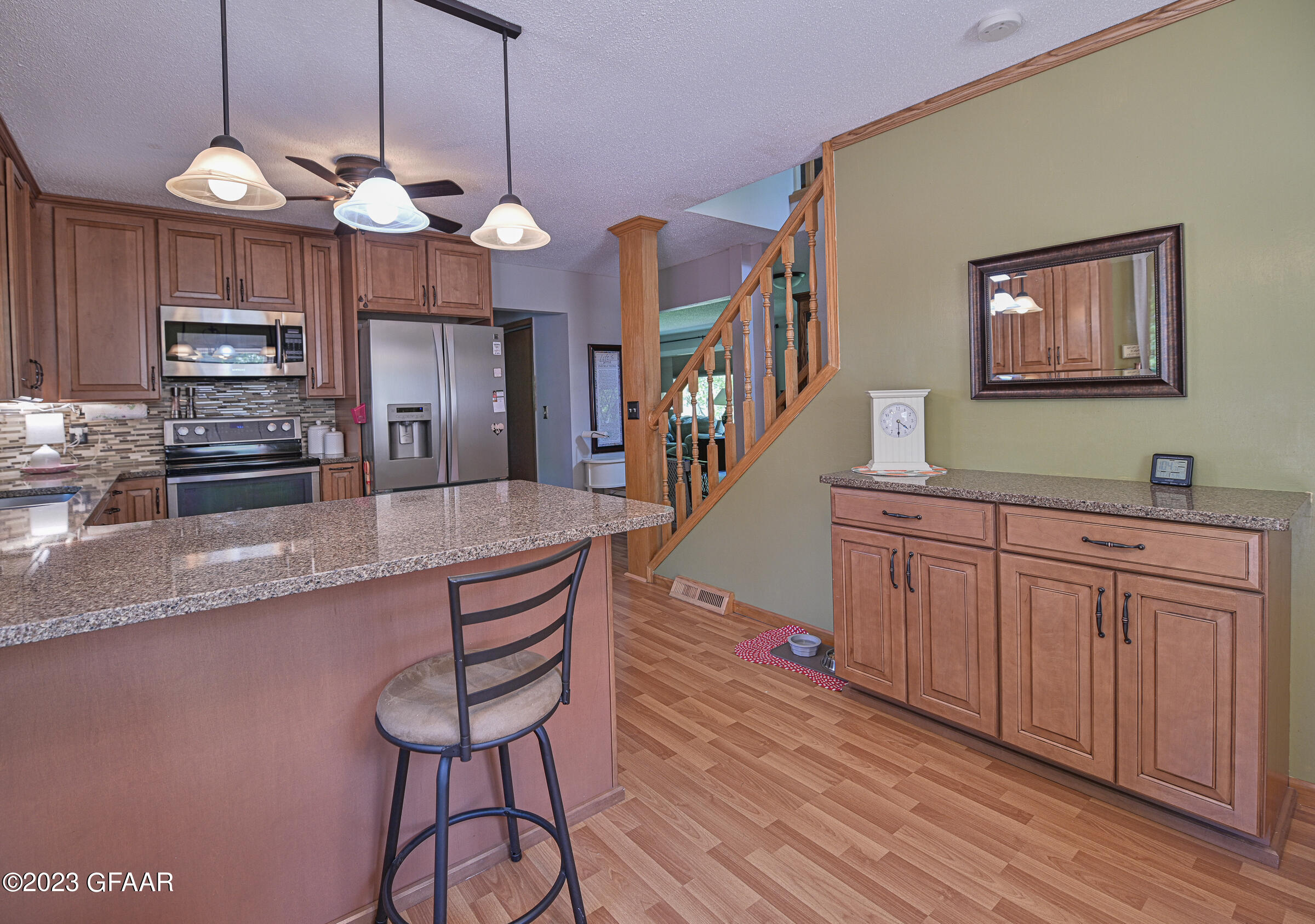 2514 CLOVER Drive