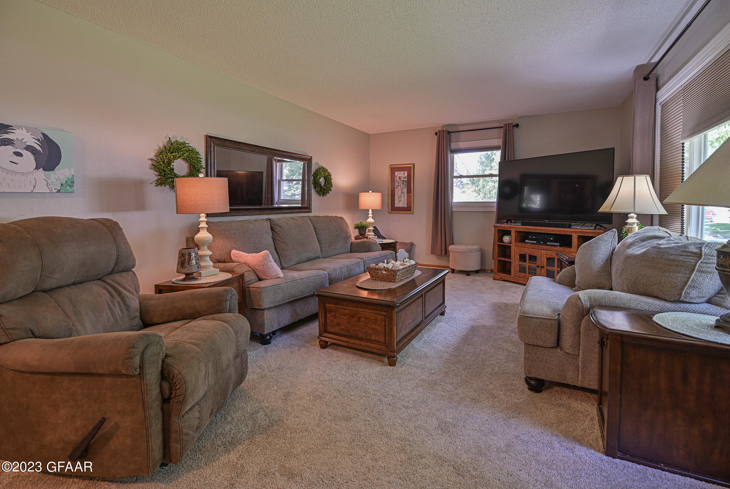 2514 CLOVER Drive