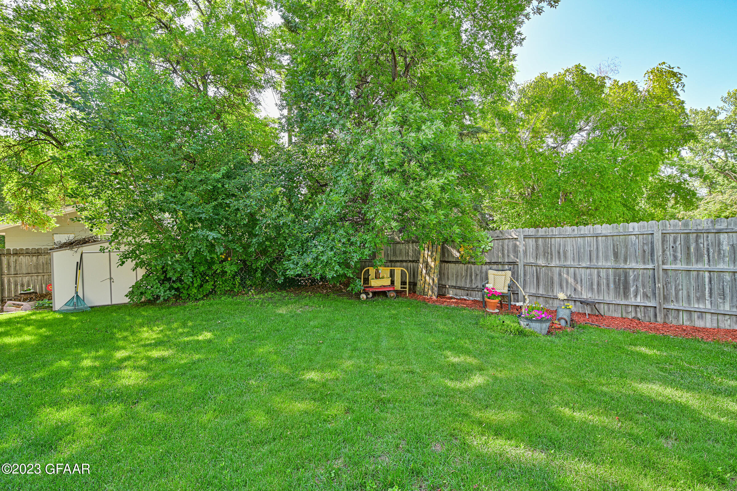 2514 CLOVER Drive
