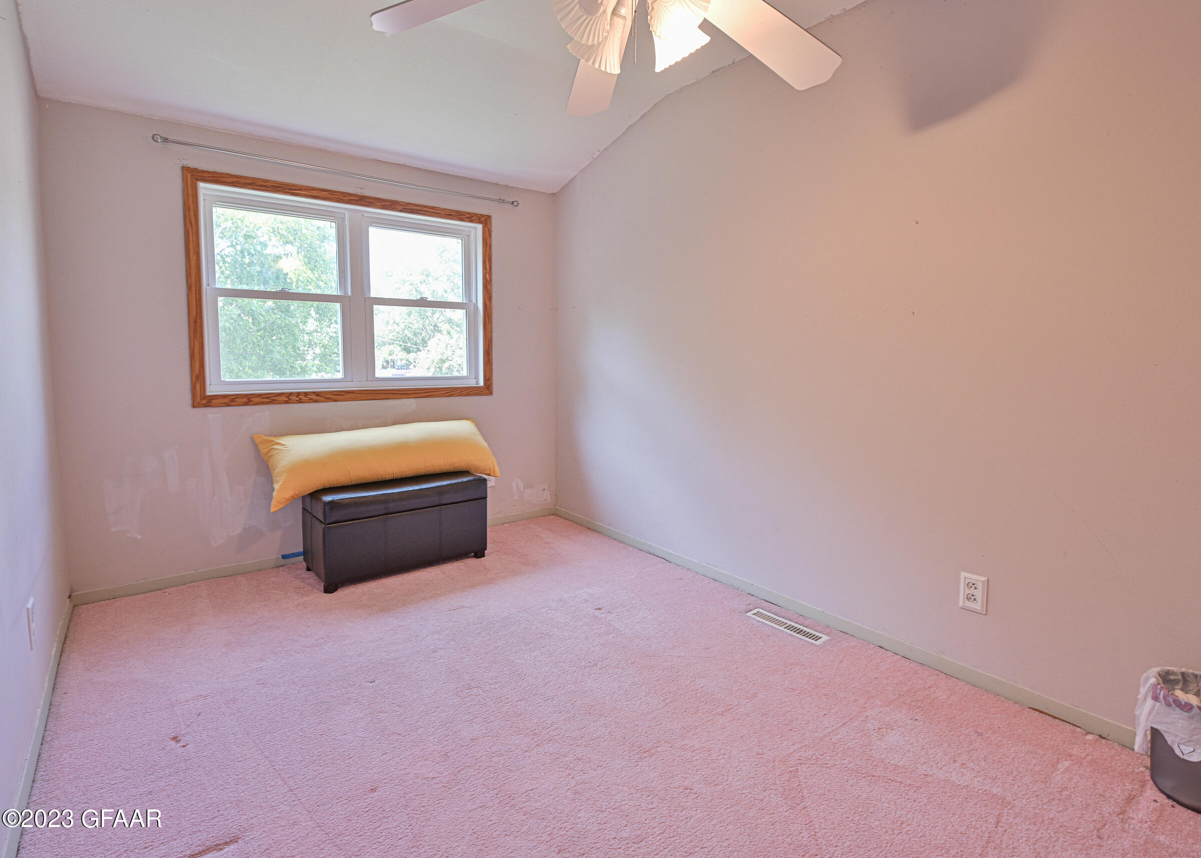 2514 CLOVER Drive