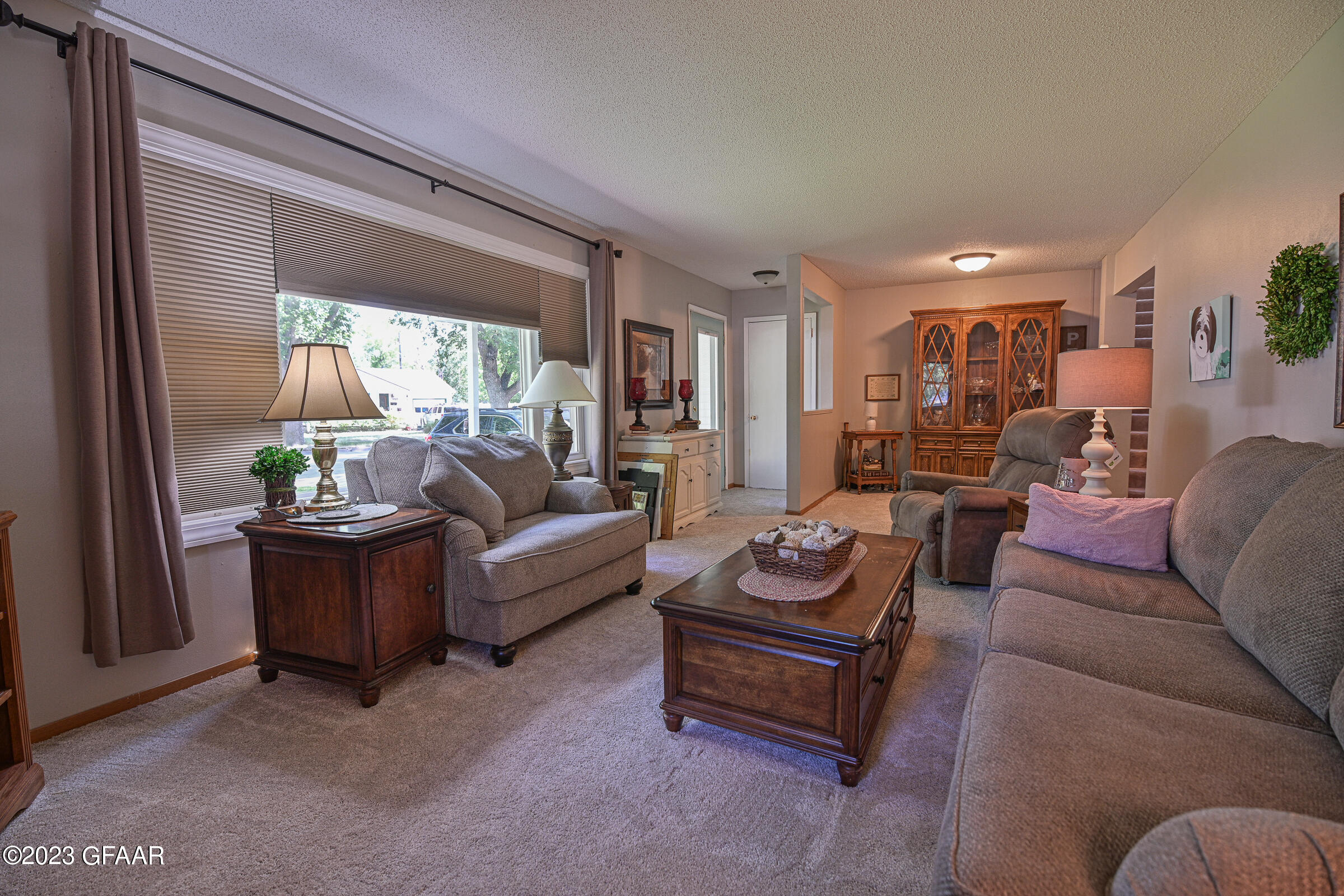 2514 CLOVER Drive