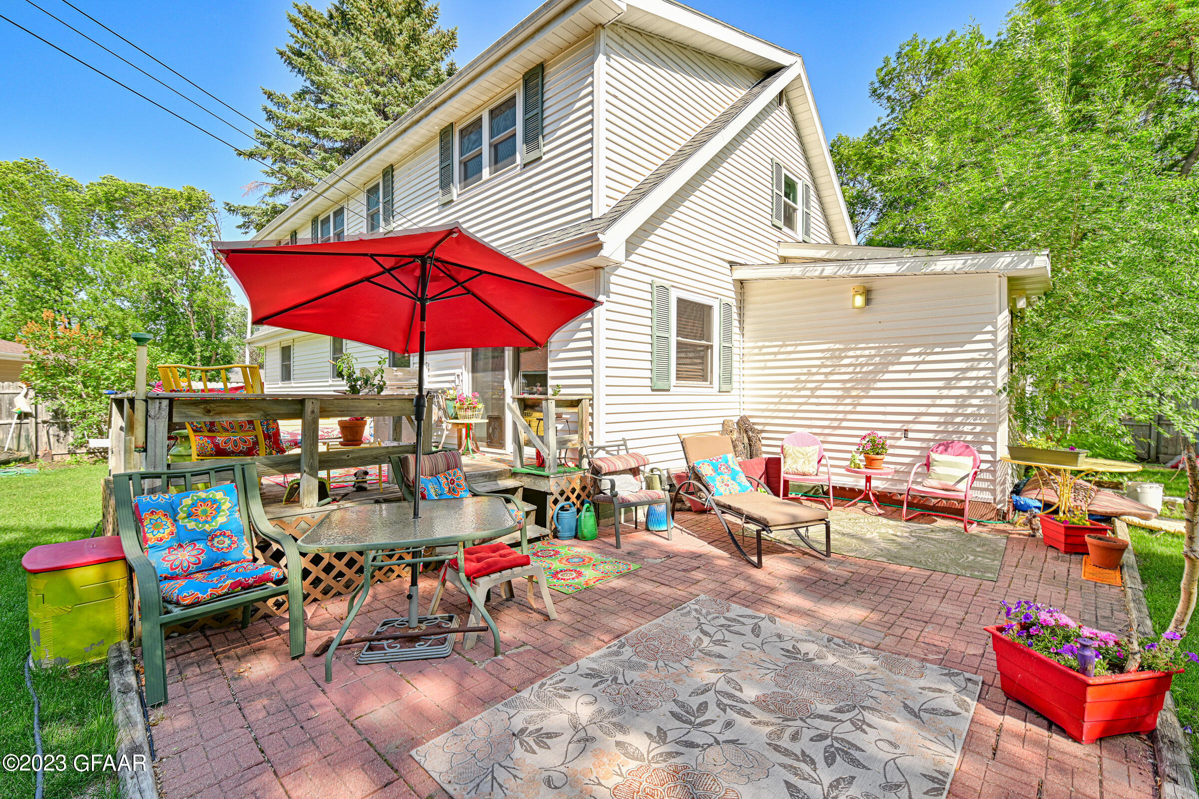 2514 CLOVER Drive