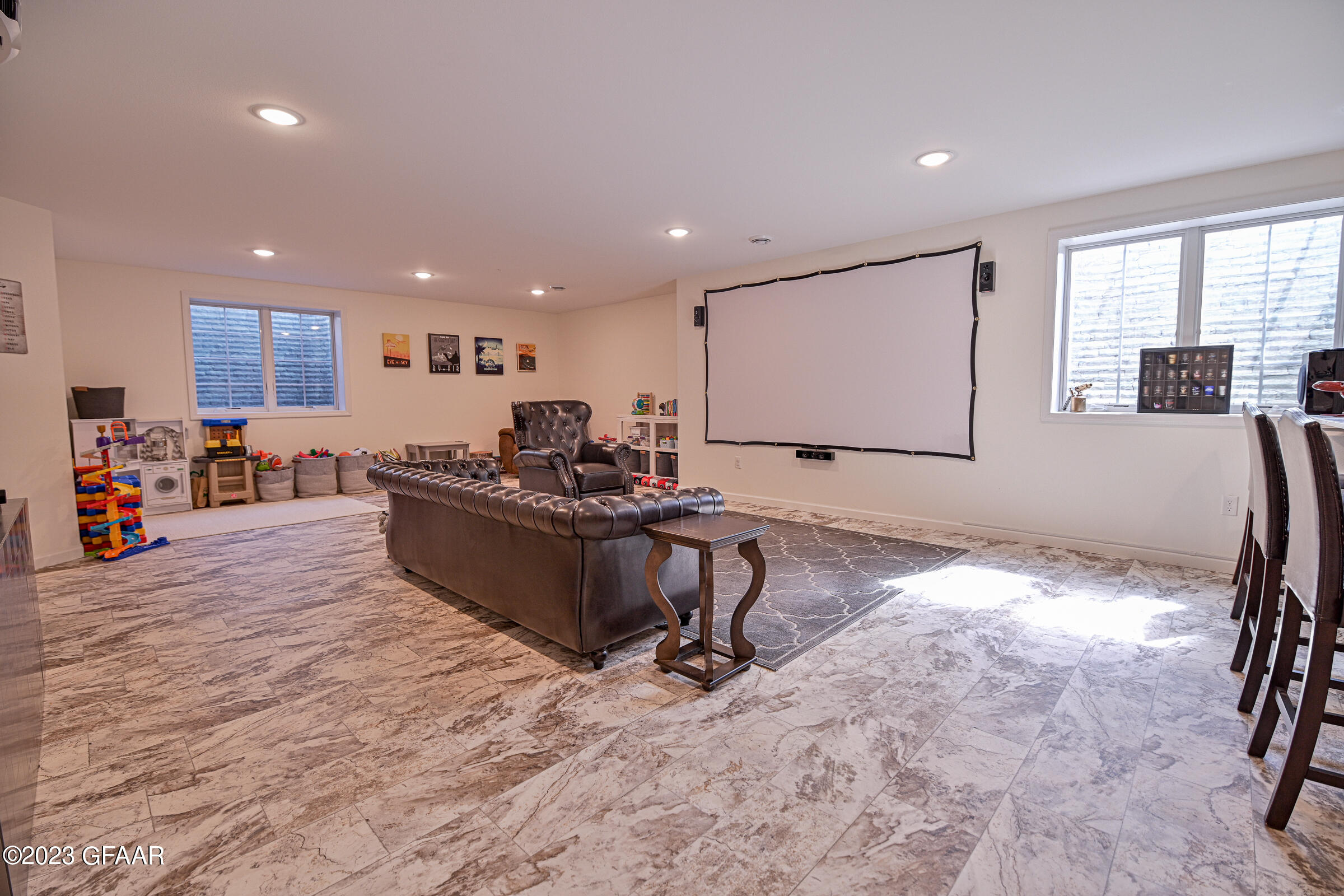 5870 WYDOWN Drive