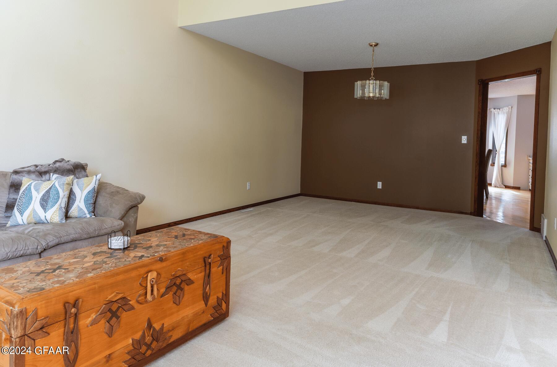 1274 RUSSET Circle