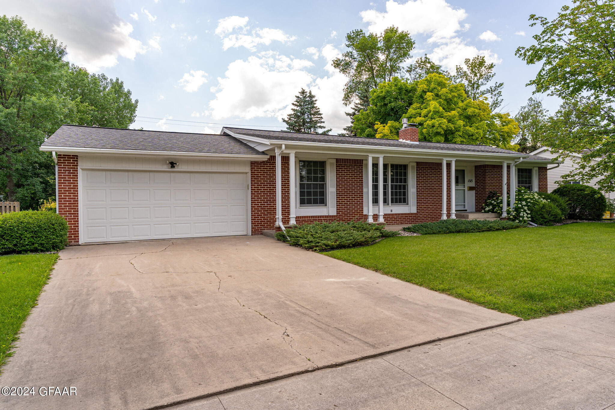1515 HOVEN Lane