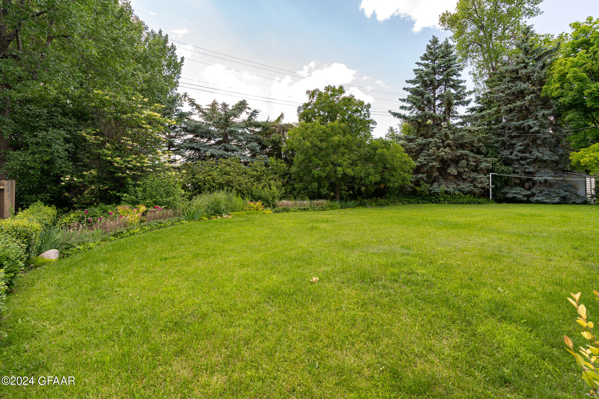 1515 HOVEN Lane