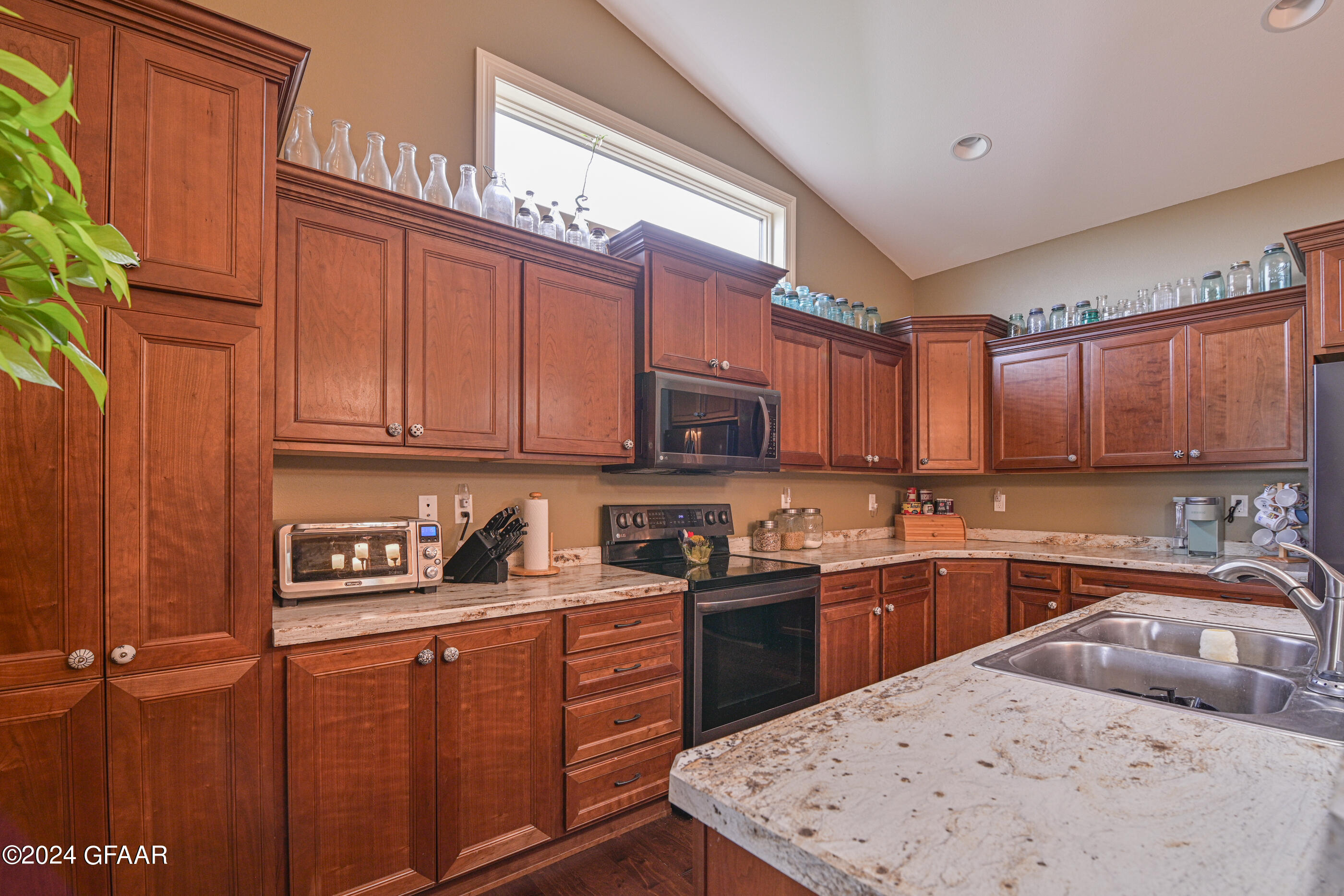 1500 ARDMORE Avenue S