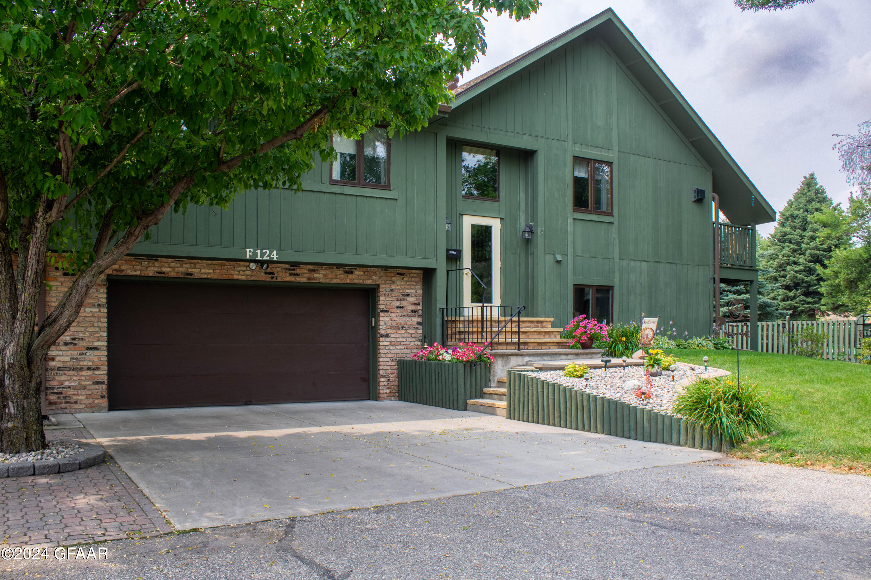815 40TH Avenue S, F124