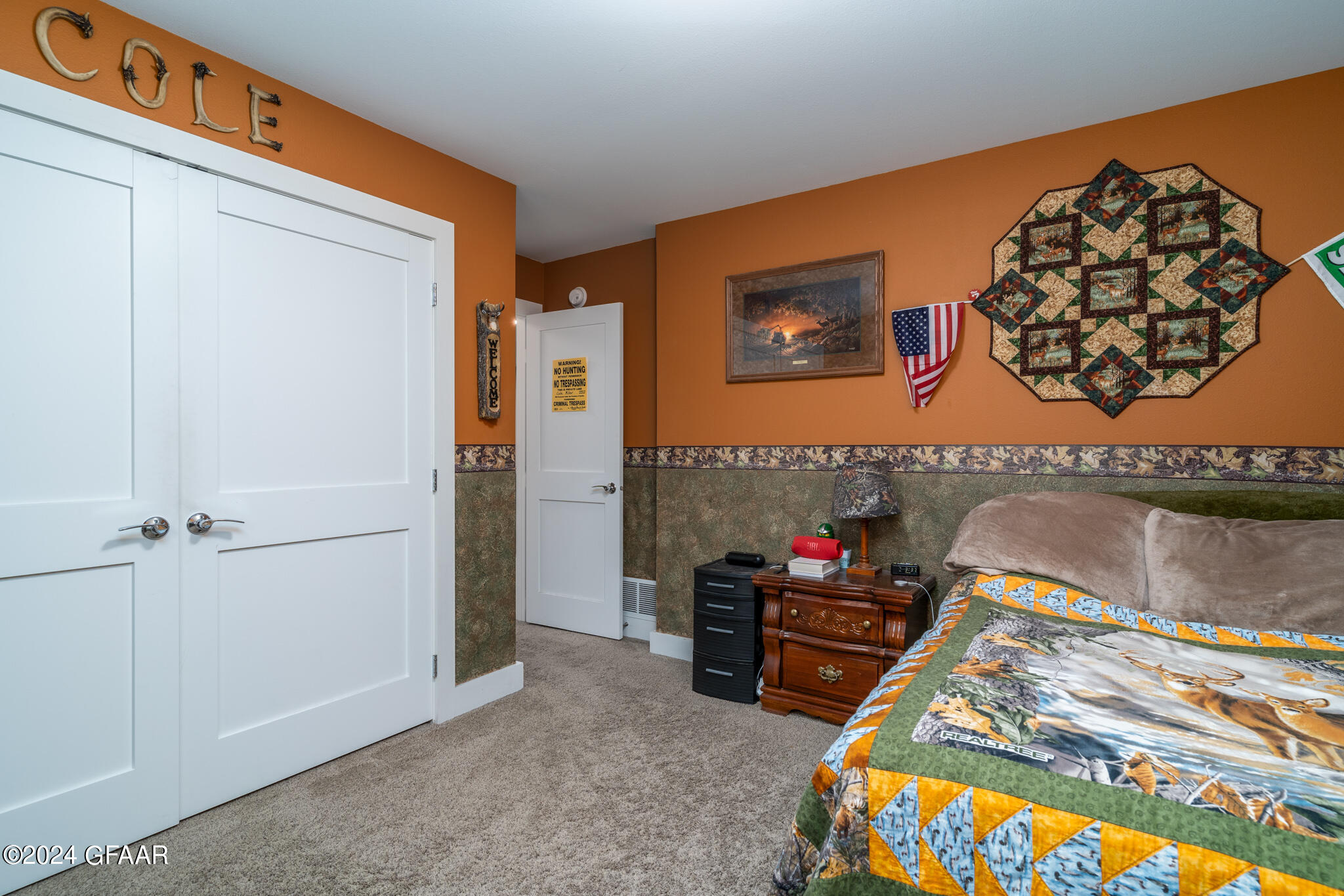 1440 KINGS VIEW Drive