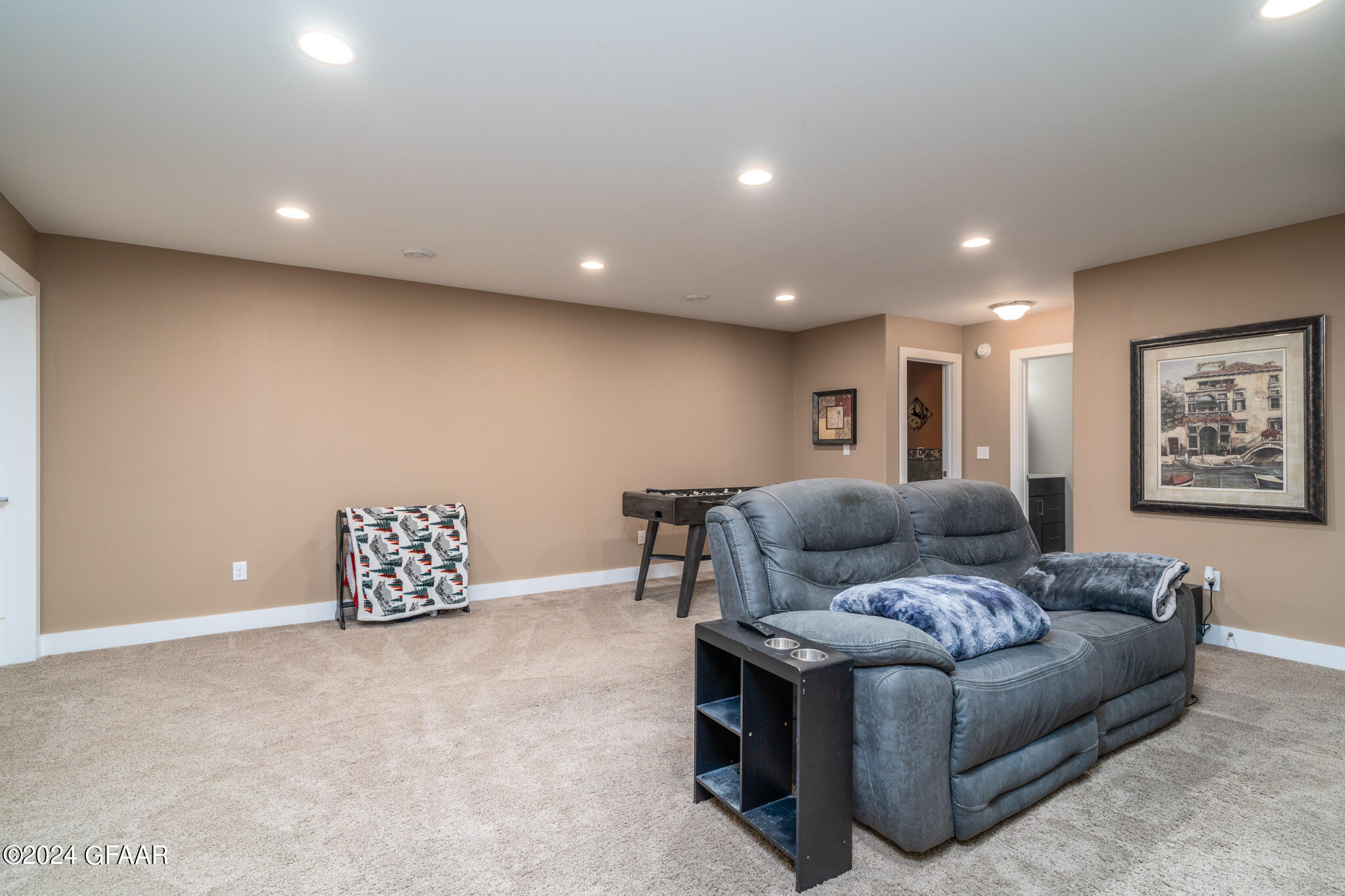 1440 KINGS VIEW Drive