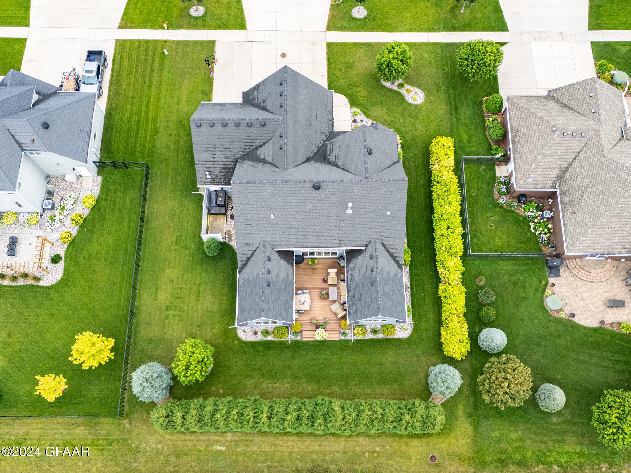 1440 KINGS VIEW Drive