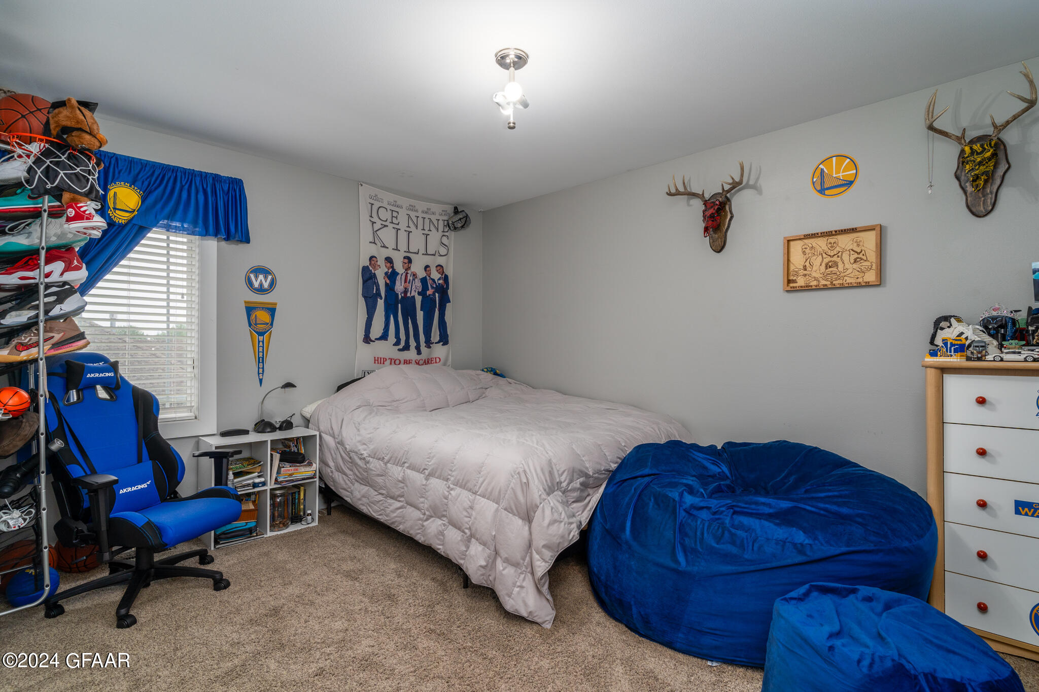1440 KINGS VIEW Drive