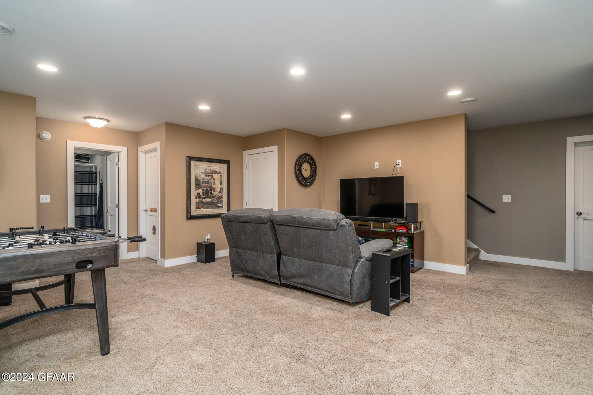 1440 KINGS VIEW Drive