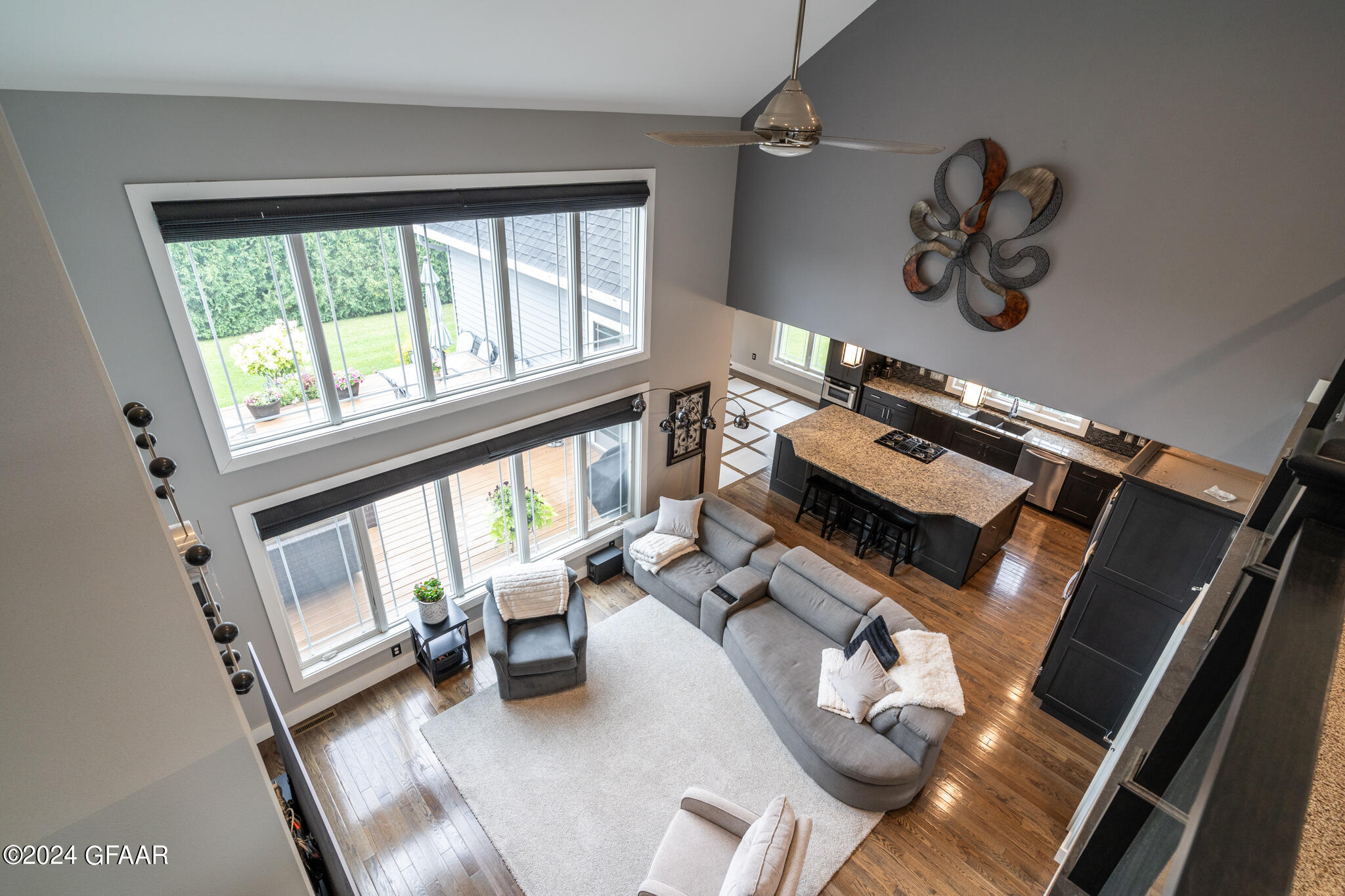 1440 KINGS VIEW Drive