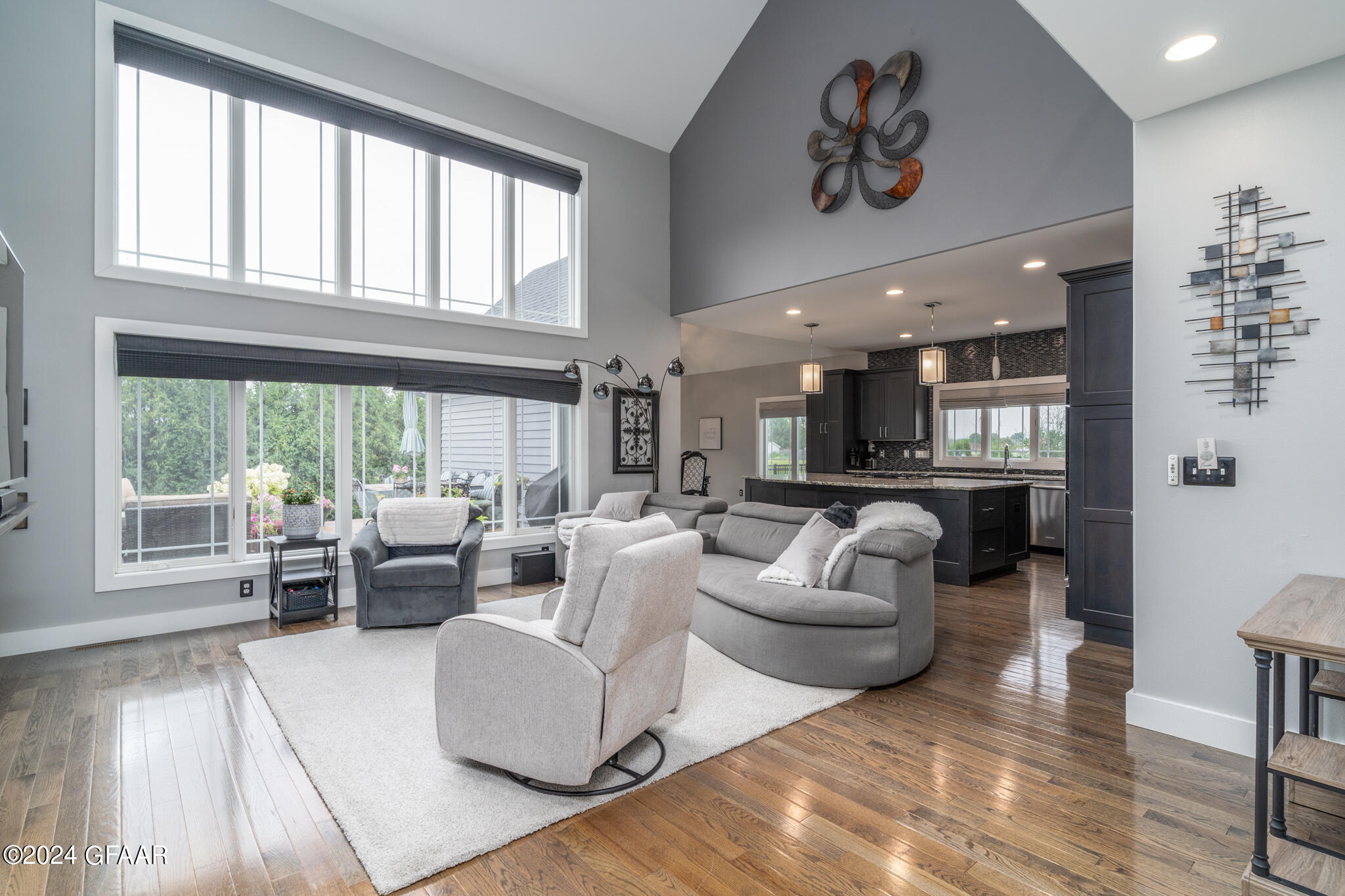 1440 KINGS VIEW Drive