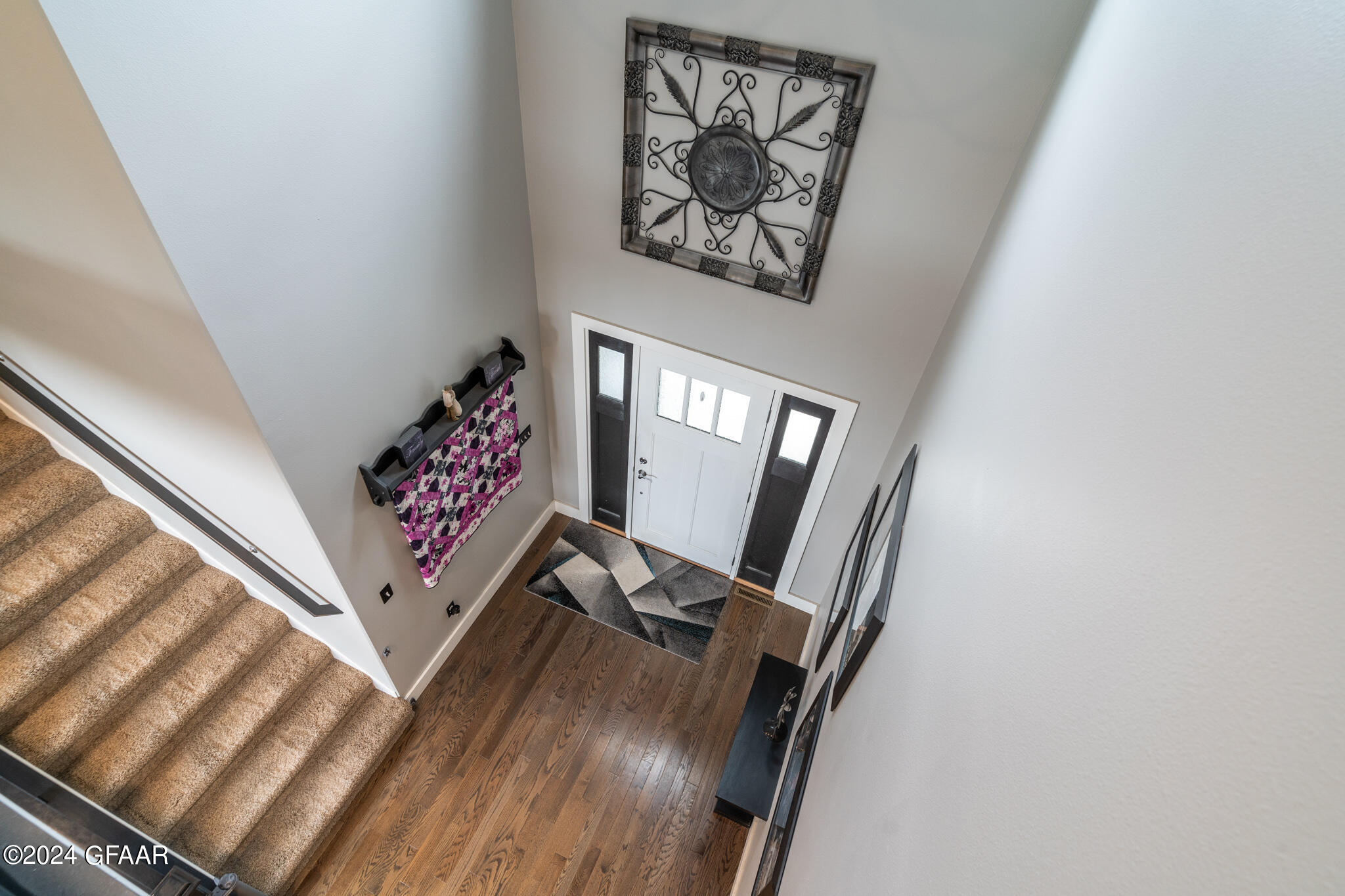 1440 KINGS VIEW Drive