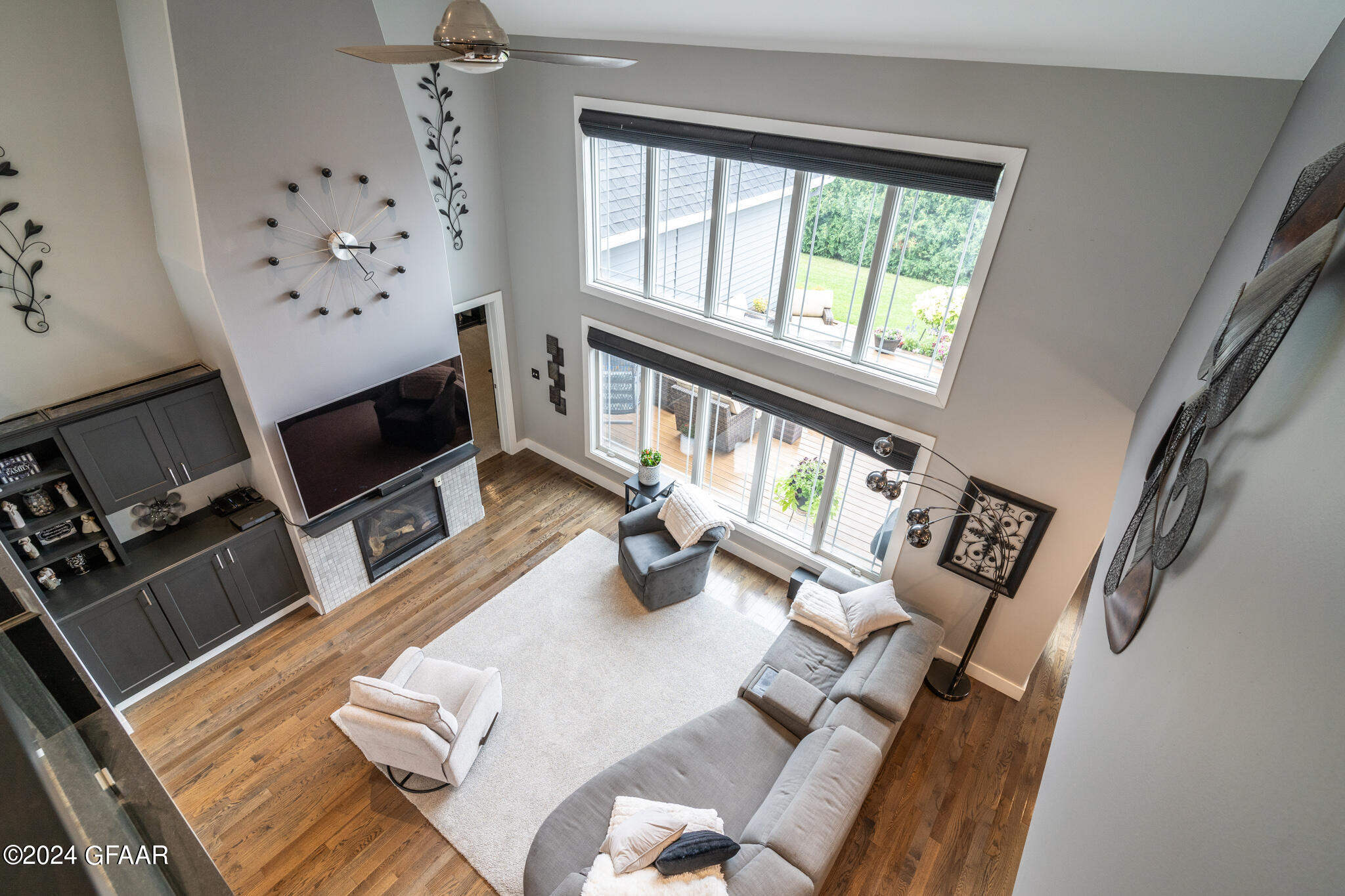 1440 KINGS VIEW Drive