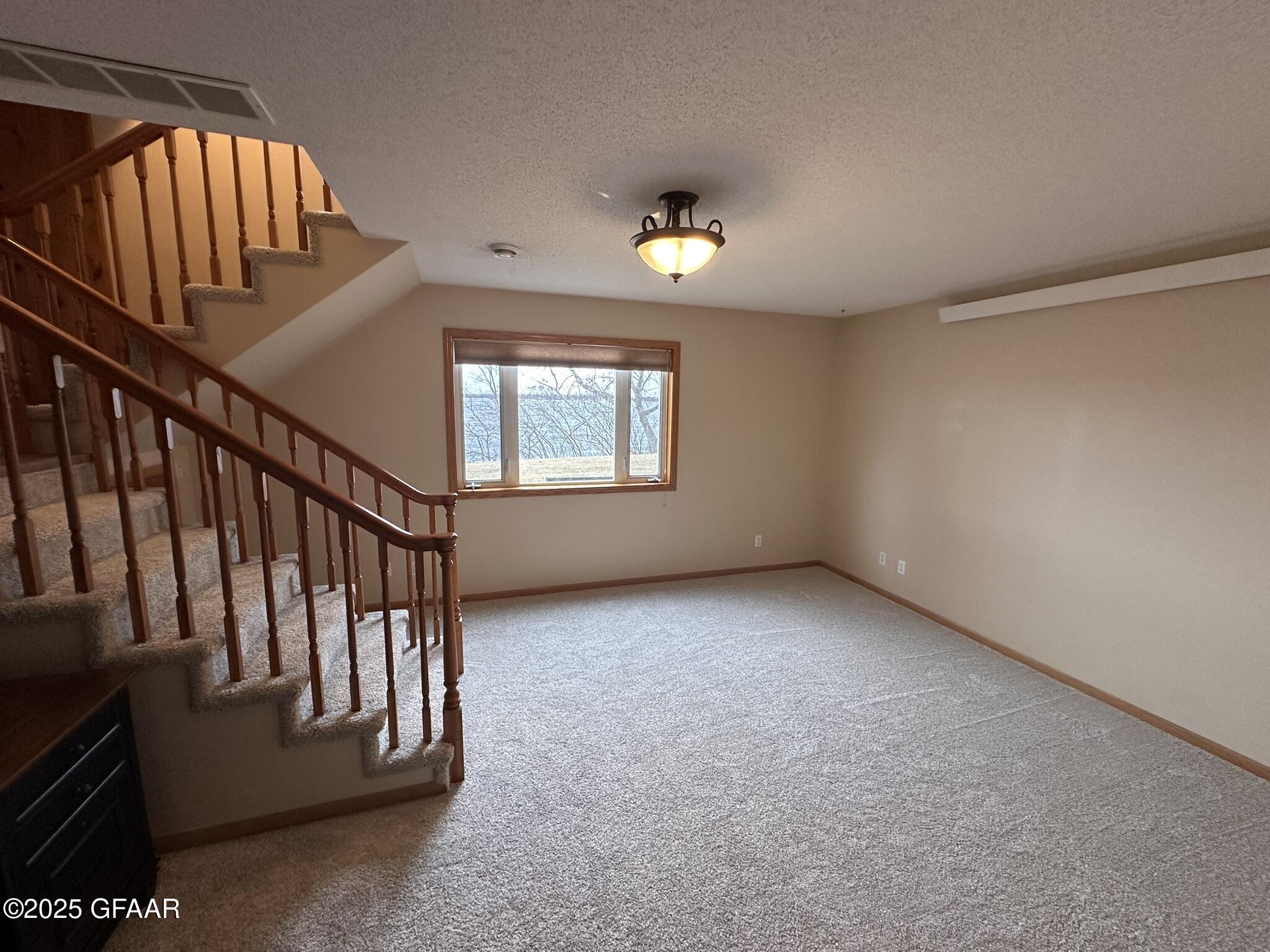 15672 N TRINITY PT SE