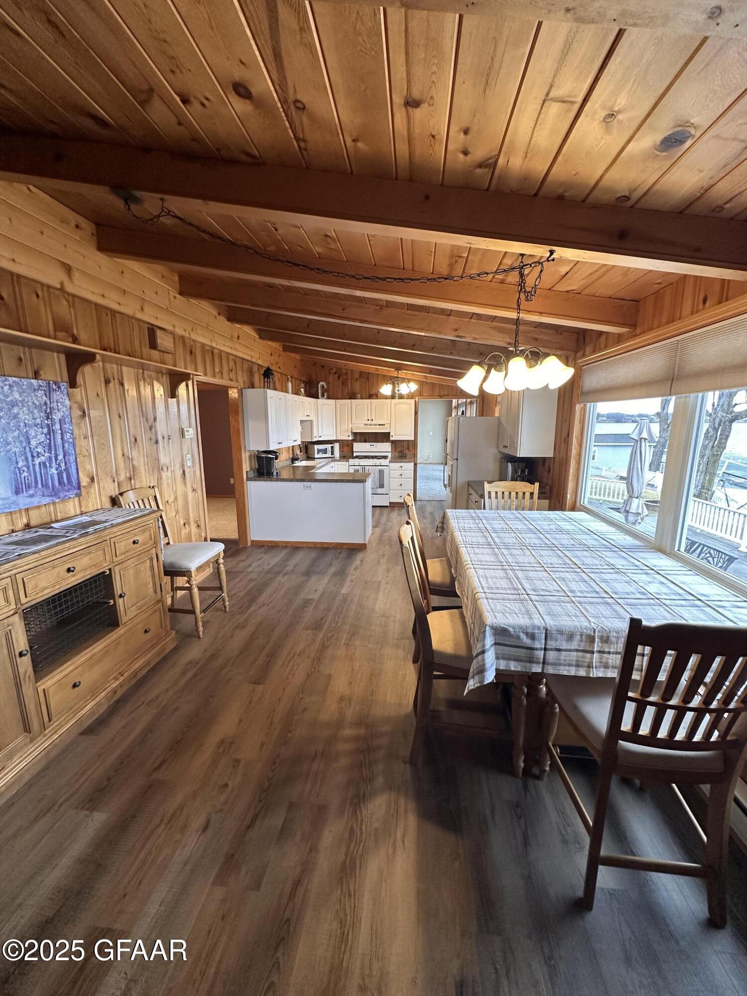 15672 N TRINITY PT SE