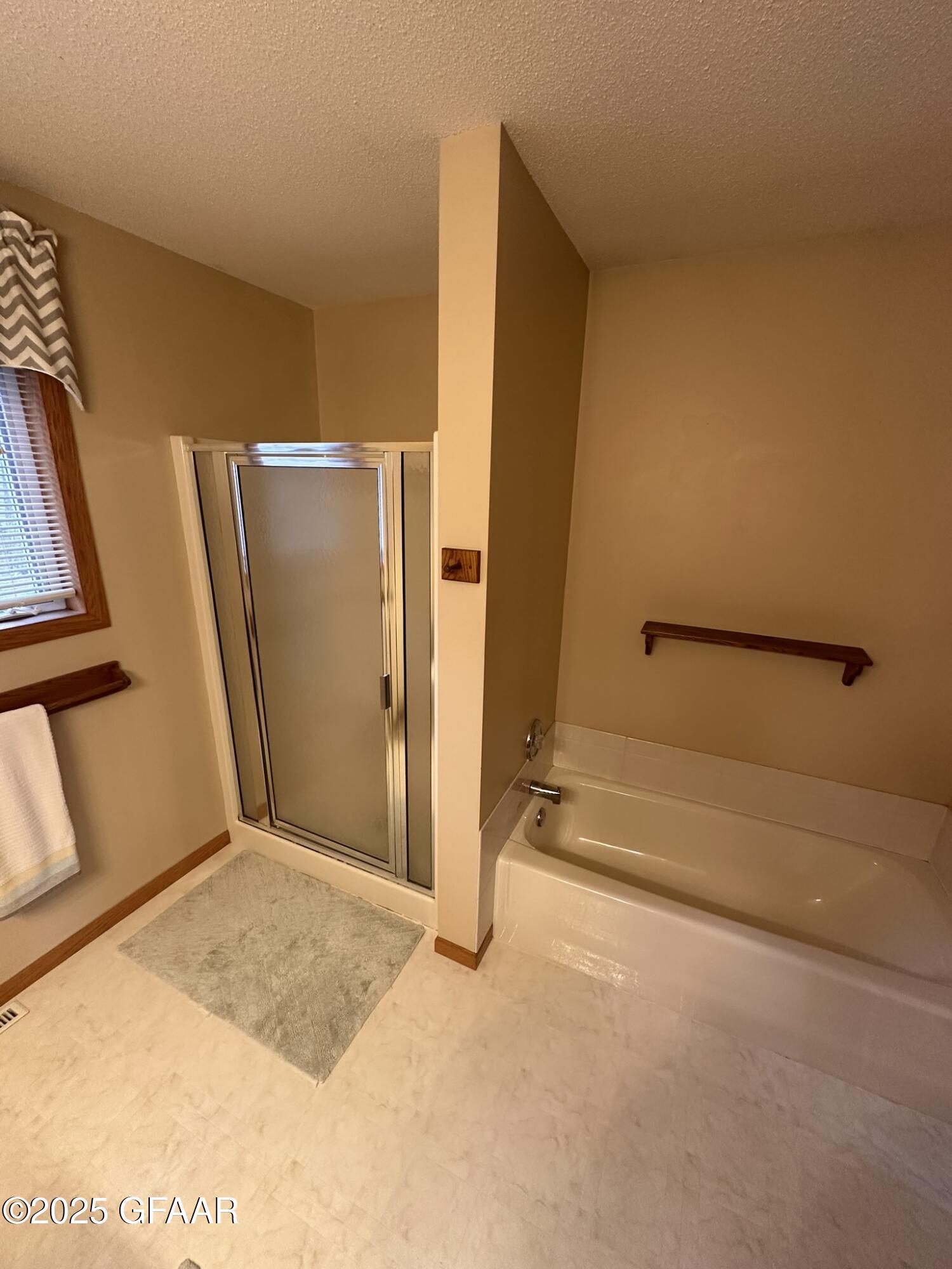 15672 N TRINITY PT SE