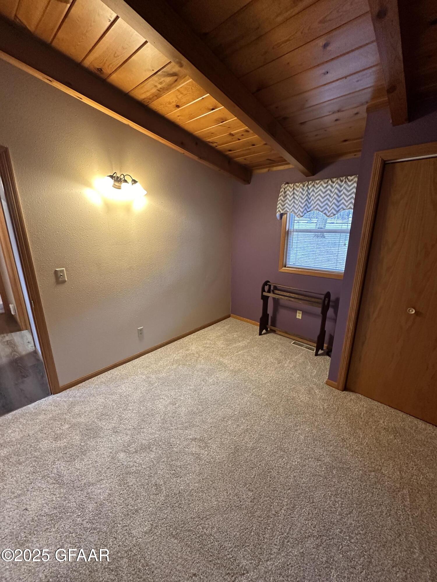 15672 N TRINITY PT SE