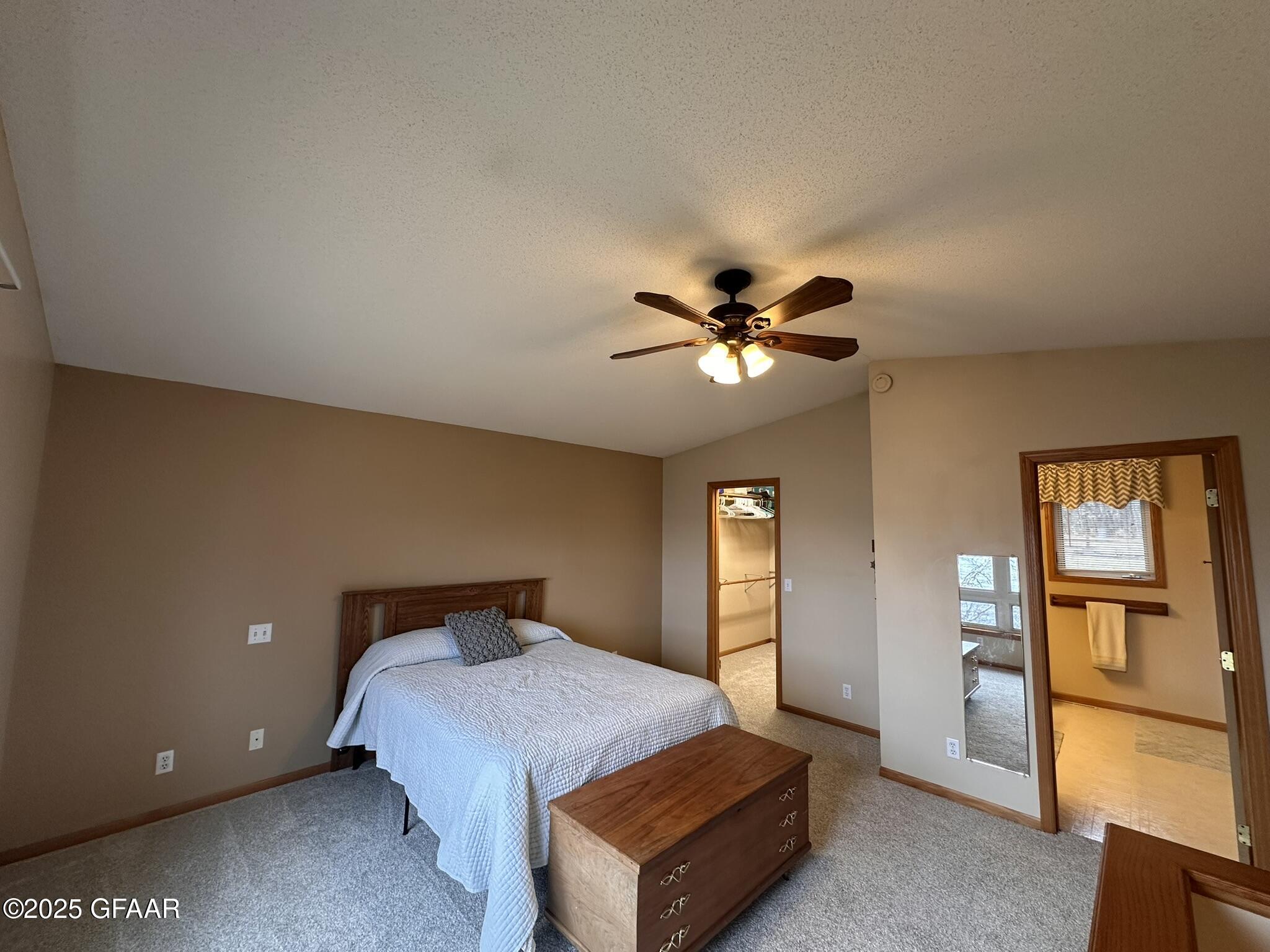 15672 N TRINITY PT SE