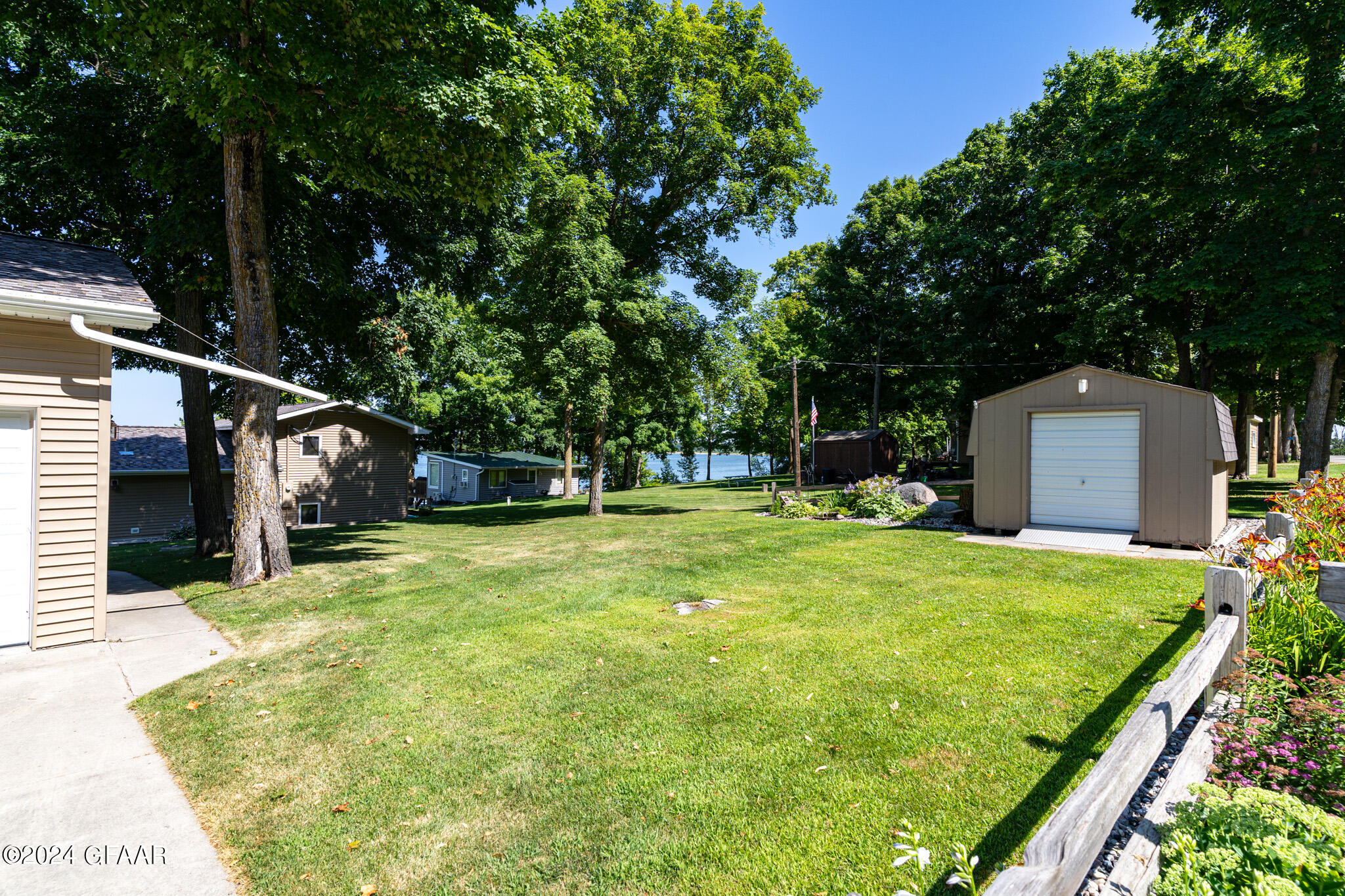 15672 N TRINITY PT SE