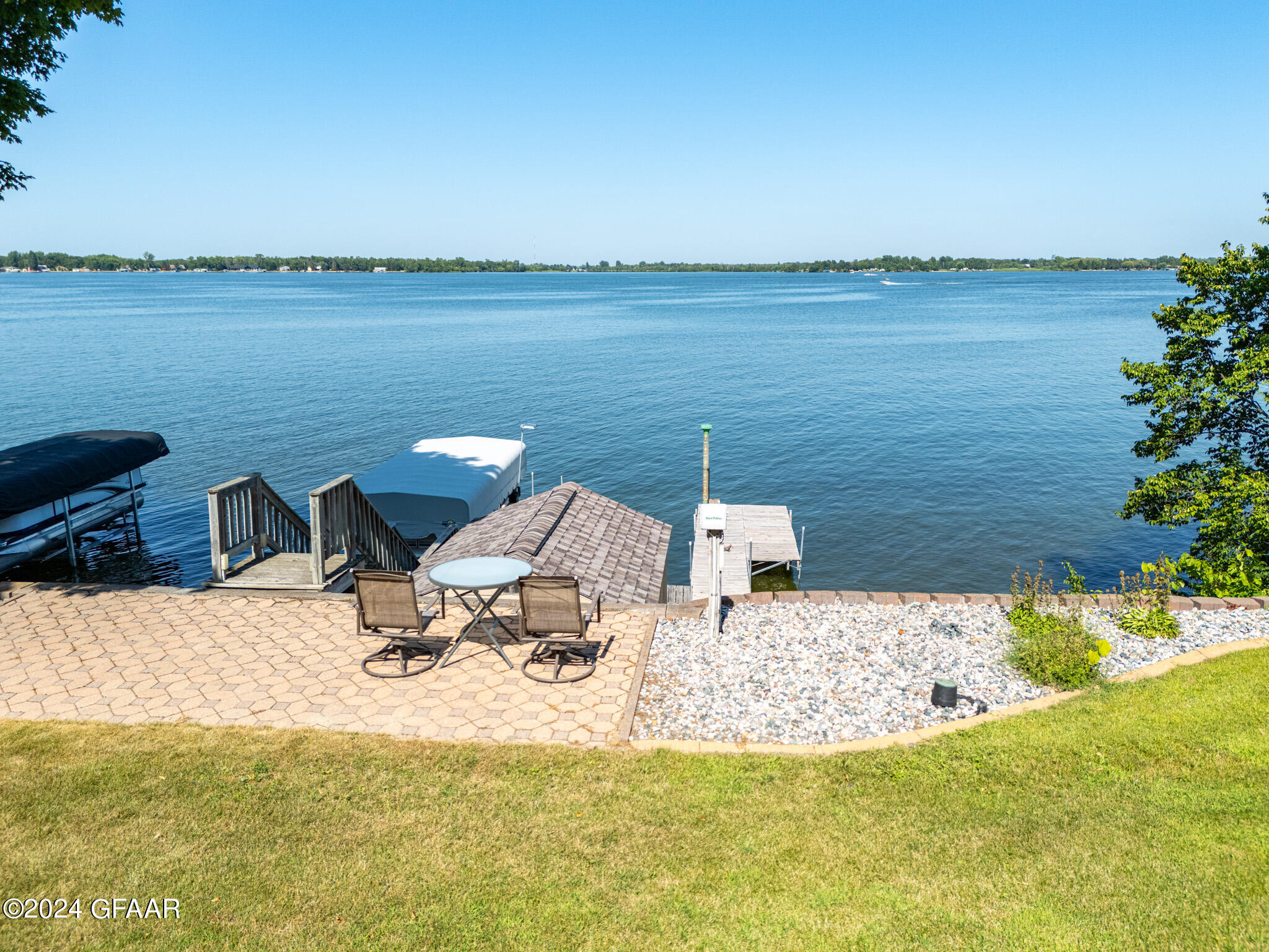 15672 N TRINITY PT SE