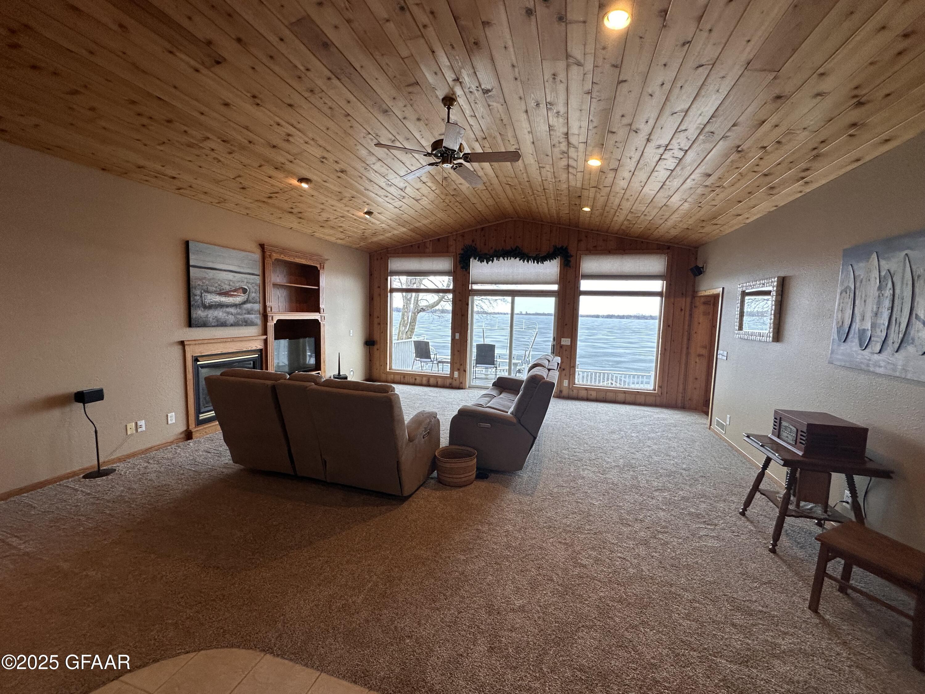 15672 N TRINITY PT SE