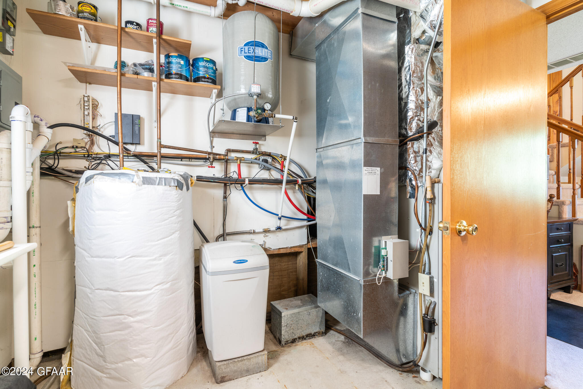 15672 N TRINITY PT SE