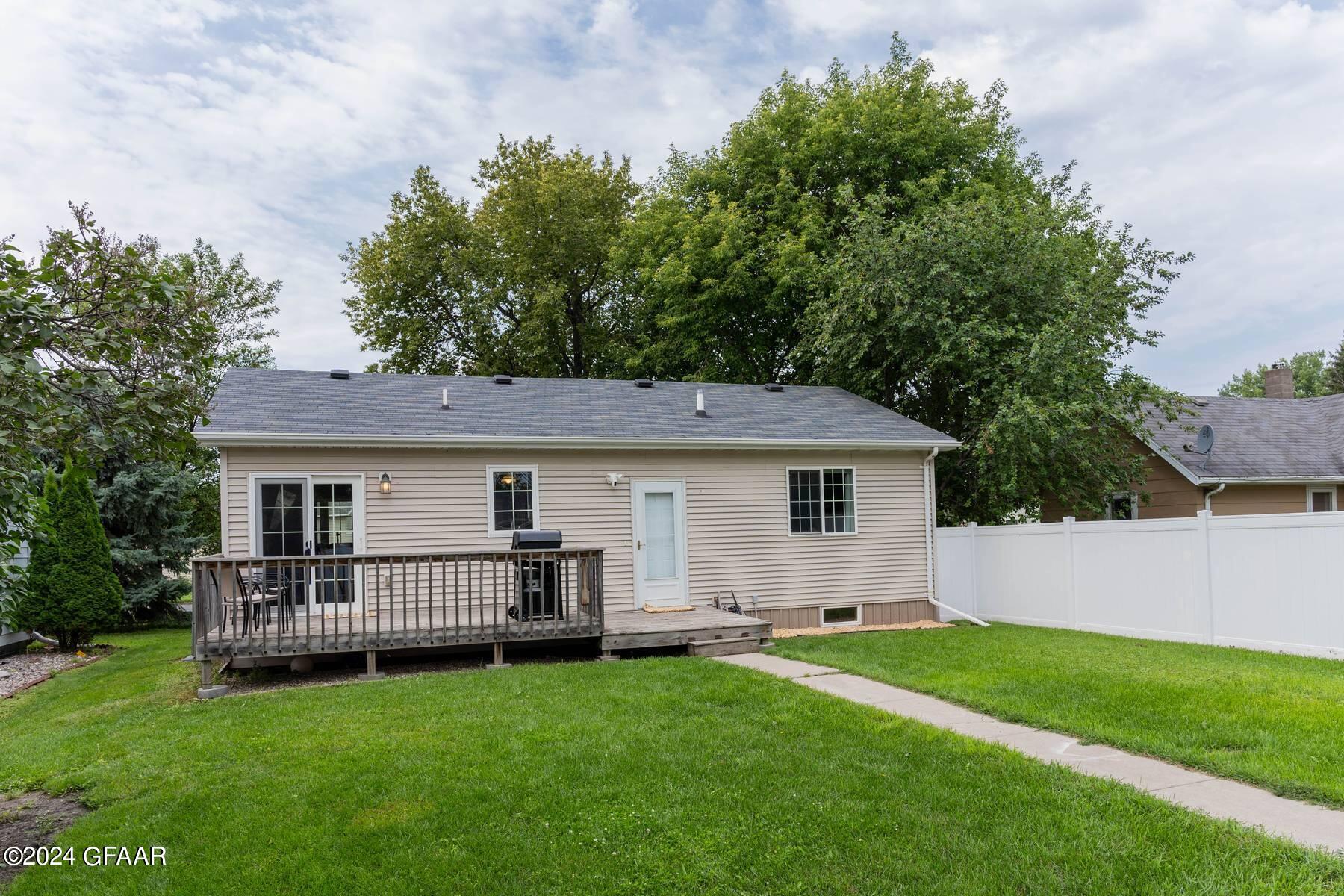 706 CENTRAL Avenue NE