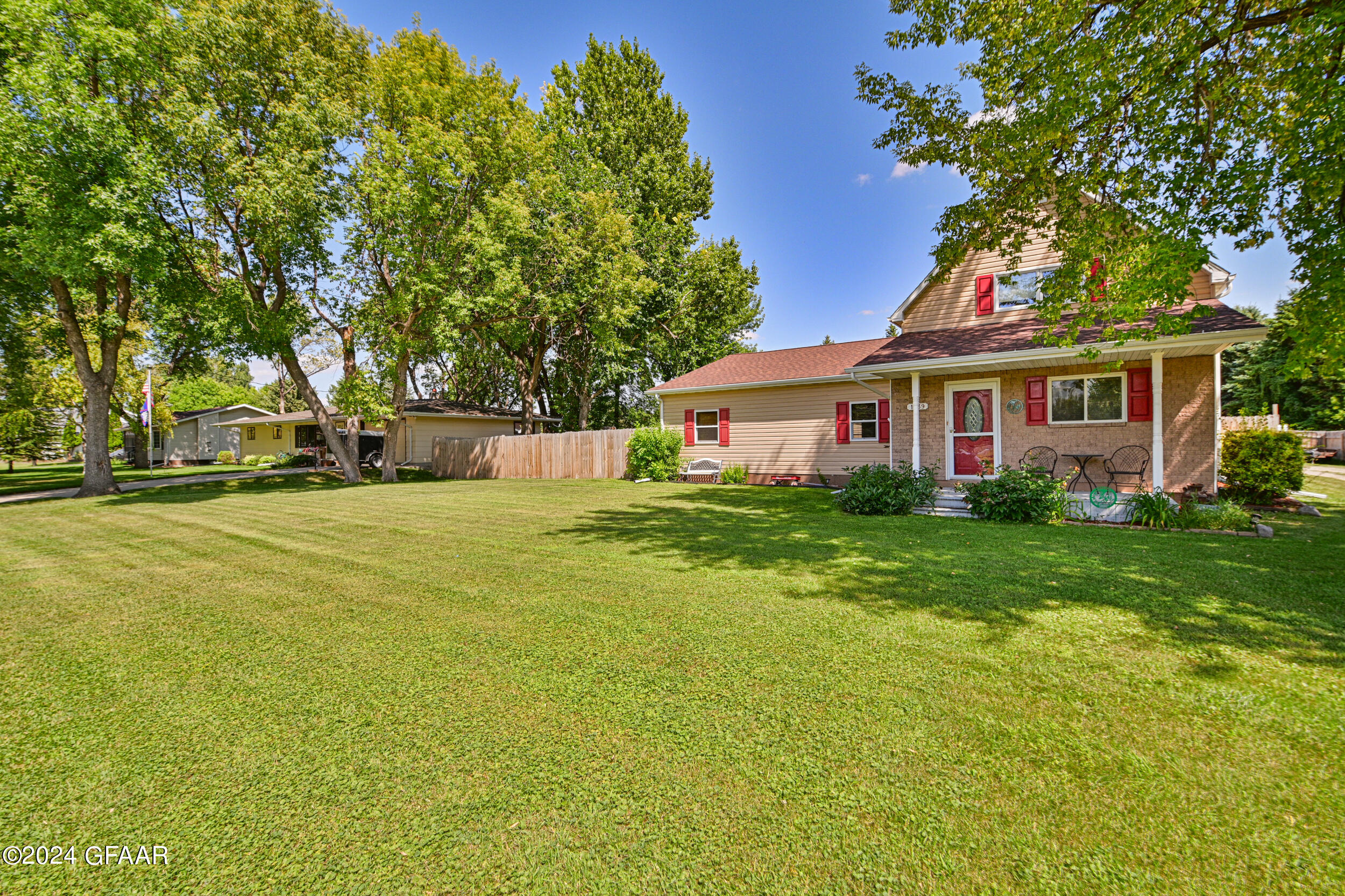 1039 RHINEHART Drive SE