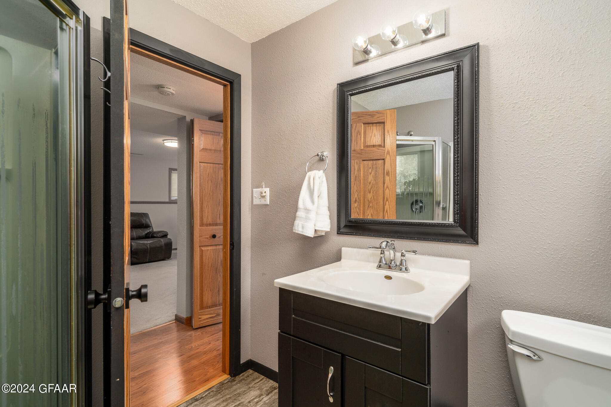 2102 SUMMERSET Court