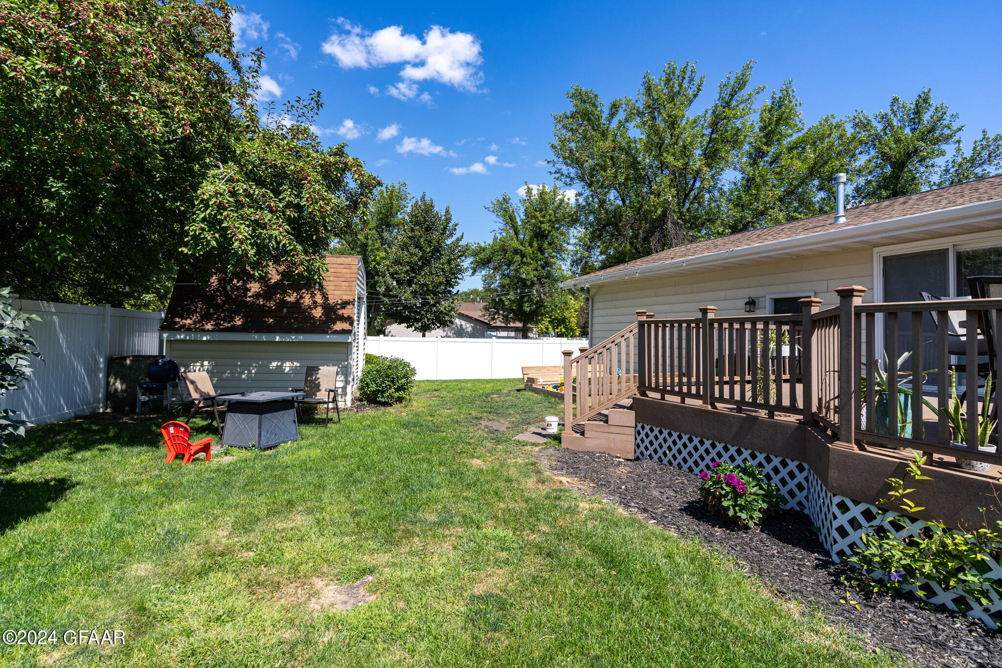 2102 SUMMERSET Court