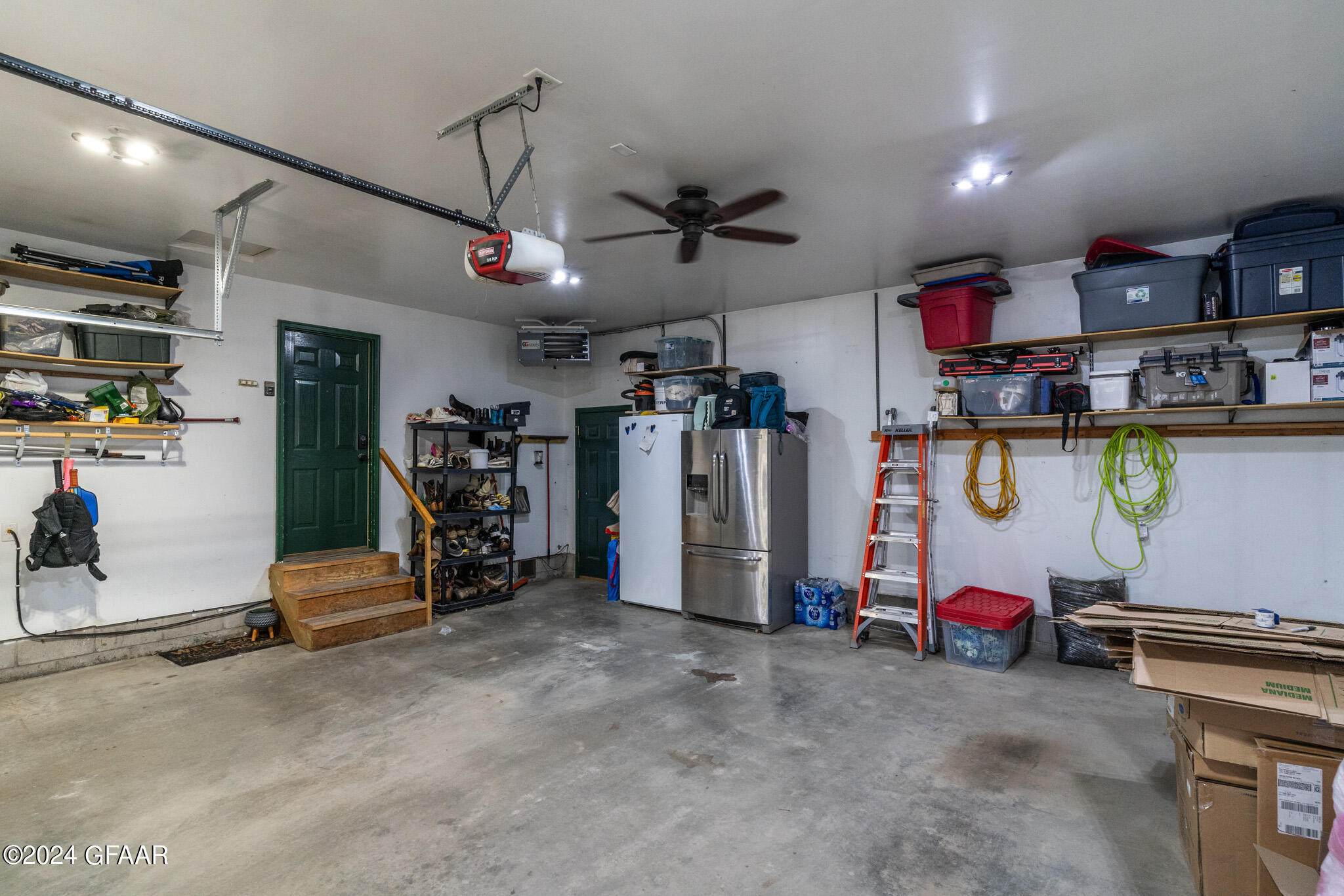 2102 SUMMERSET Court