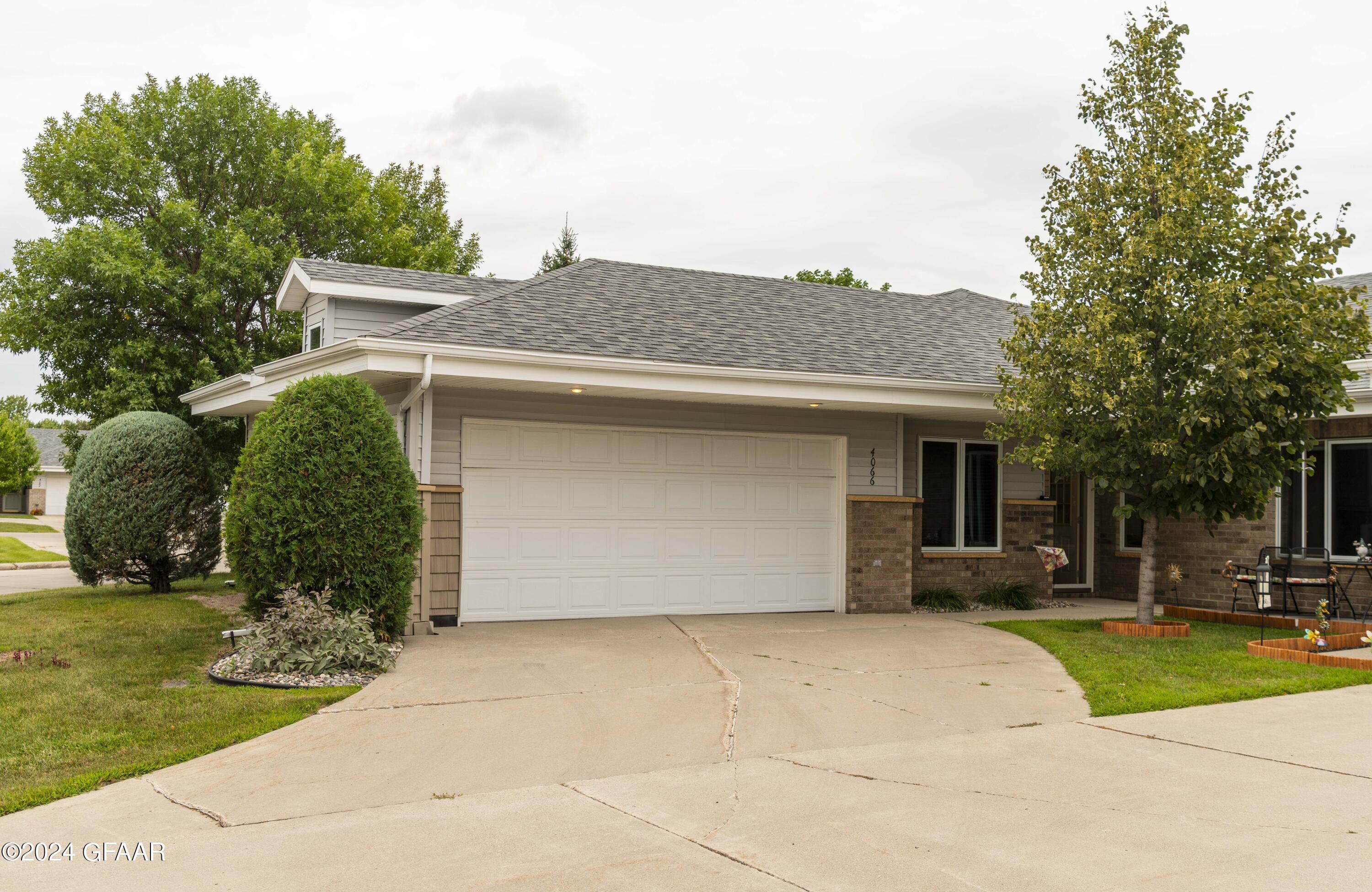 4066 LARK Circle