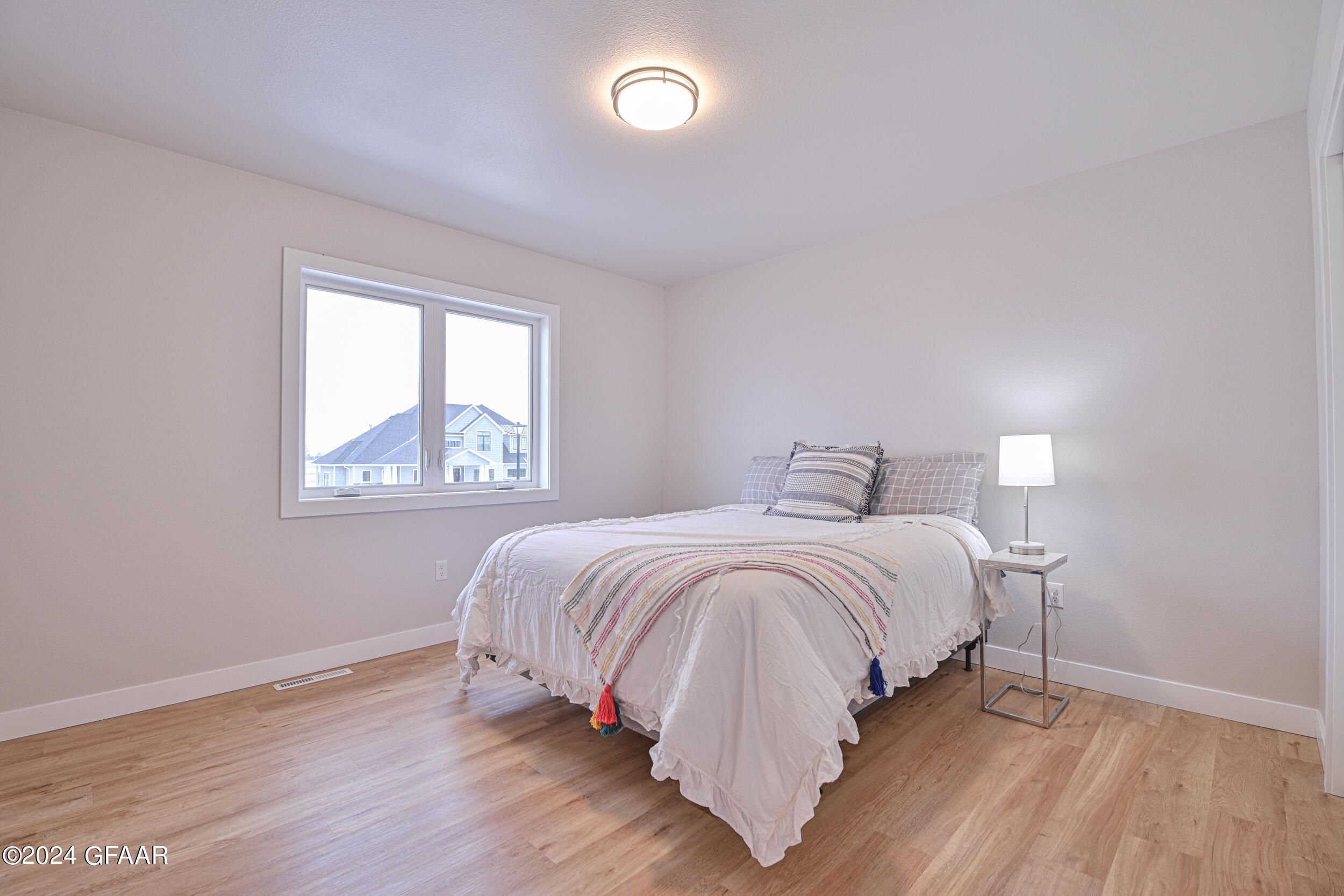 1800 KINGS VIEW Drive