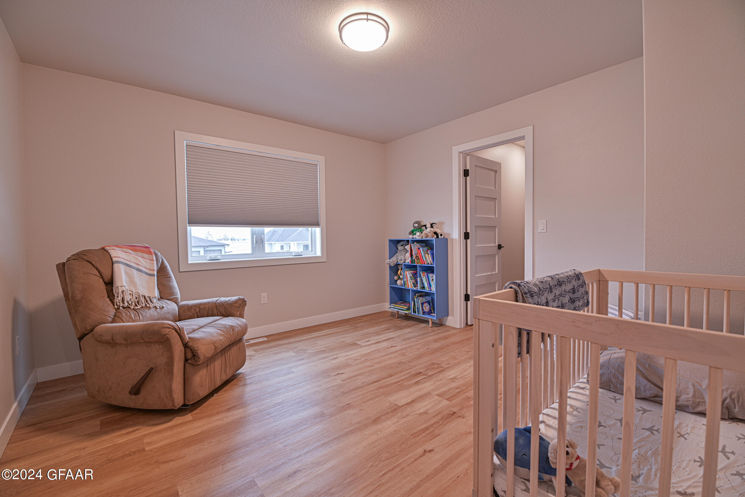 1800 KINGS VIEW Drive