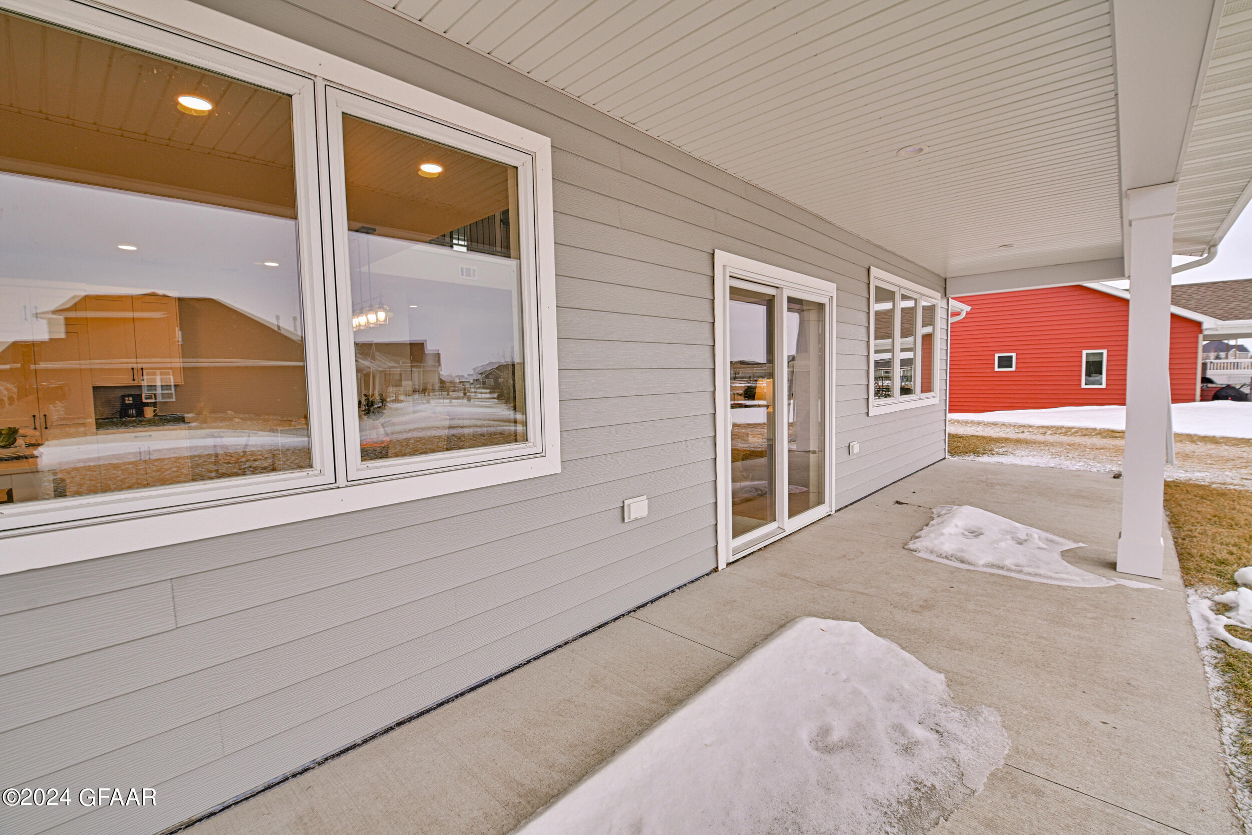 1800 KINGS VIEW Drive