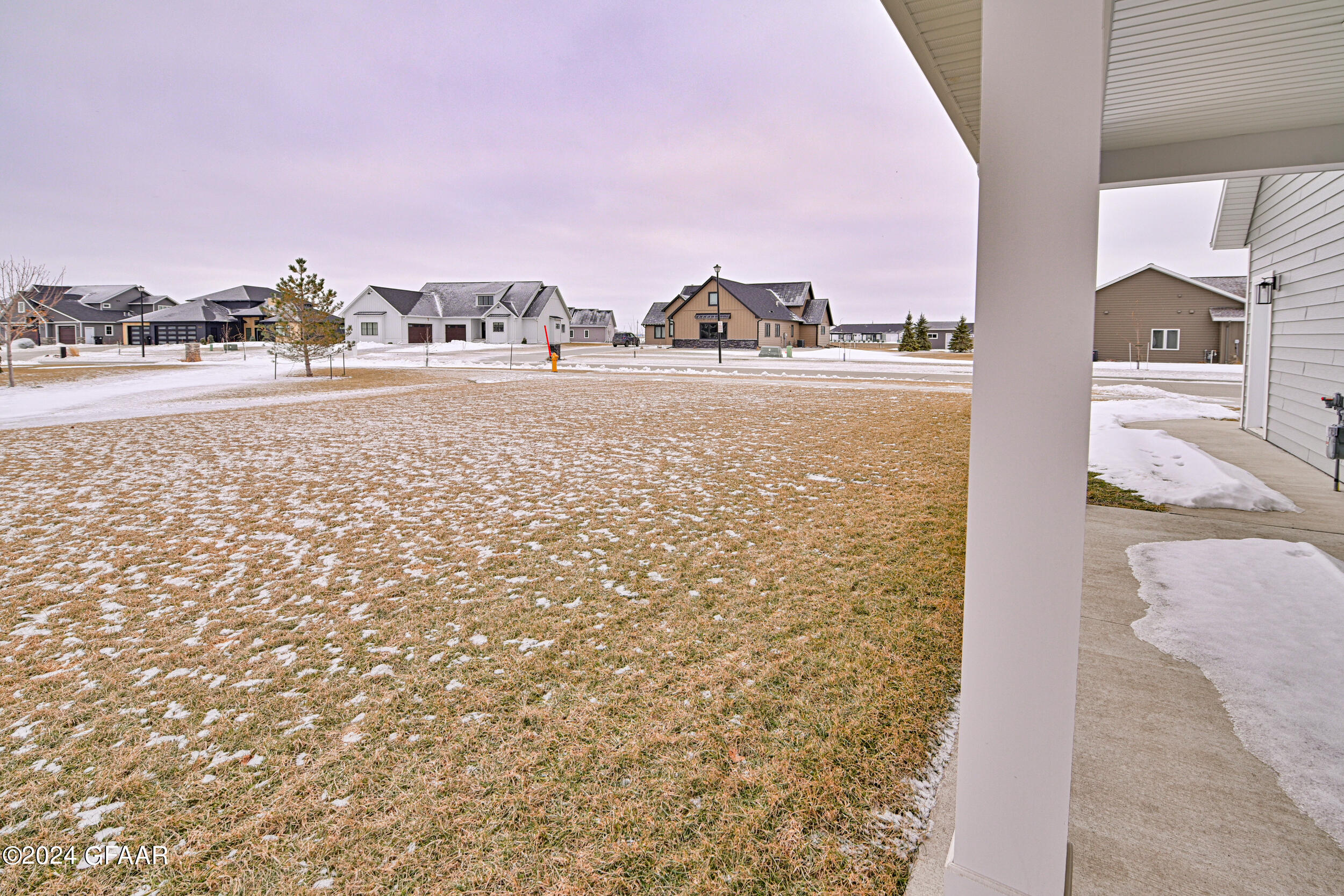 1800 KINGS VIEW Drive