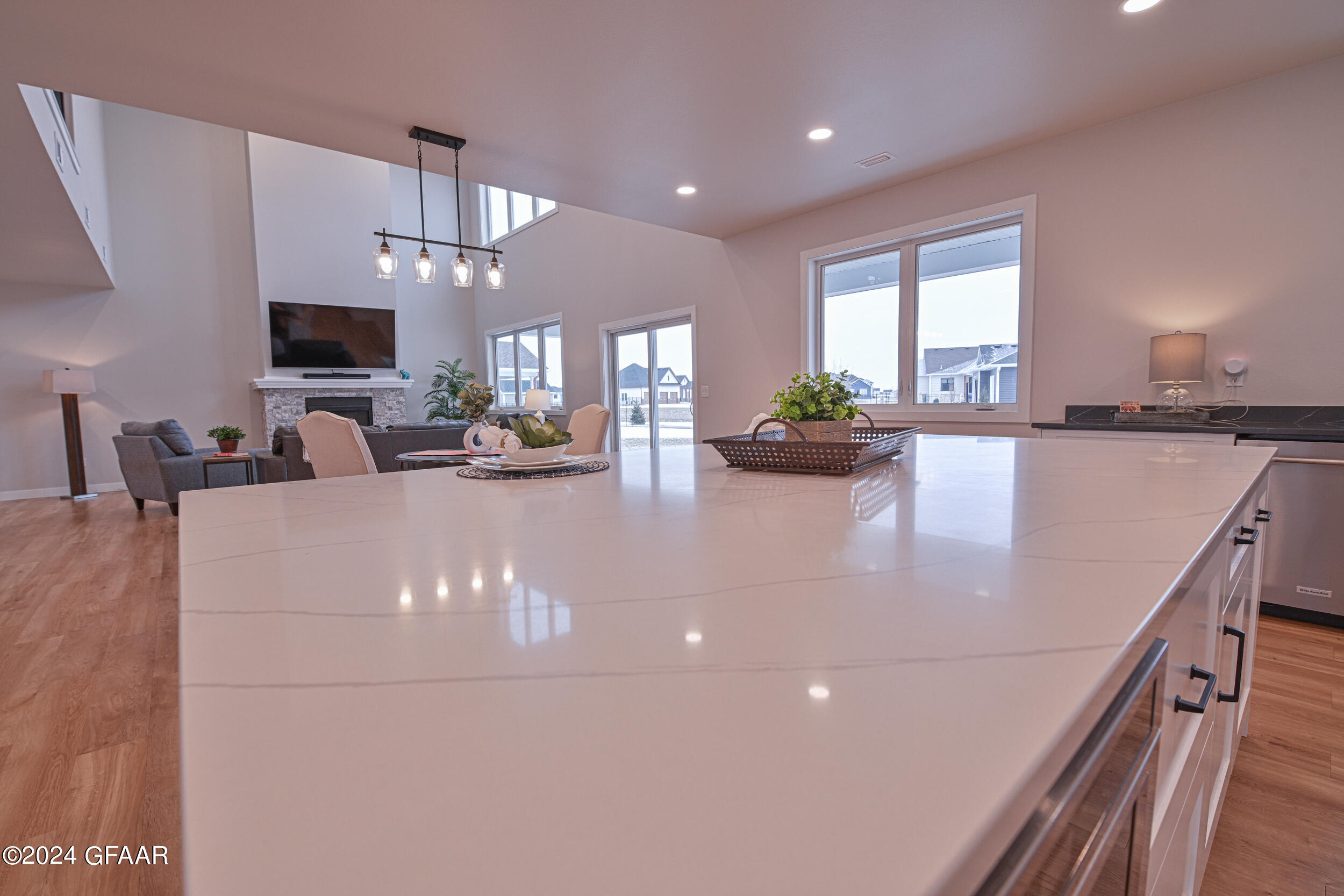 1800 KINGS VIEW Drive