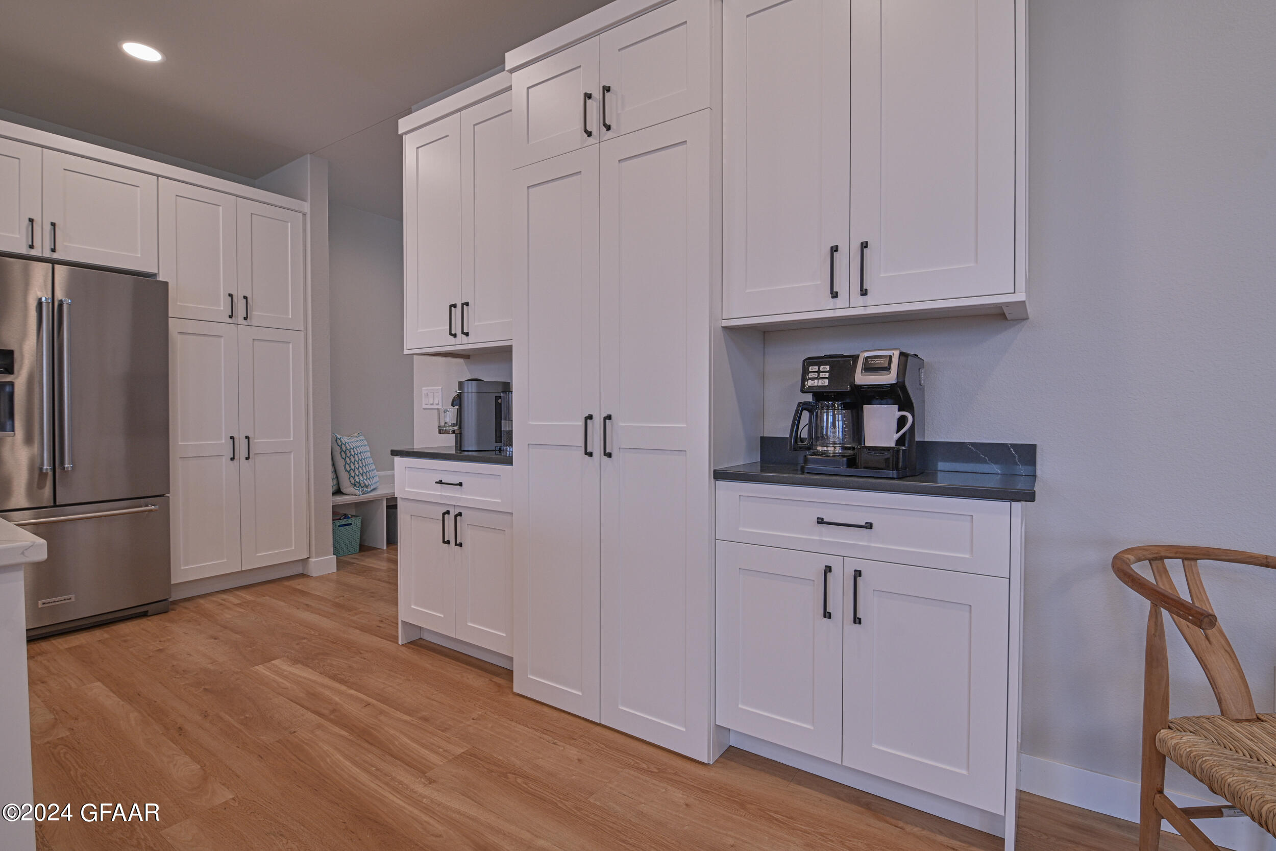 1800 KINGS VIEW Drive