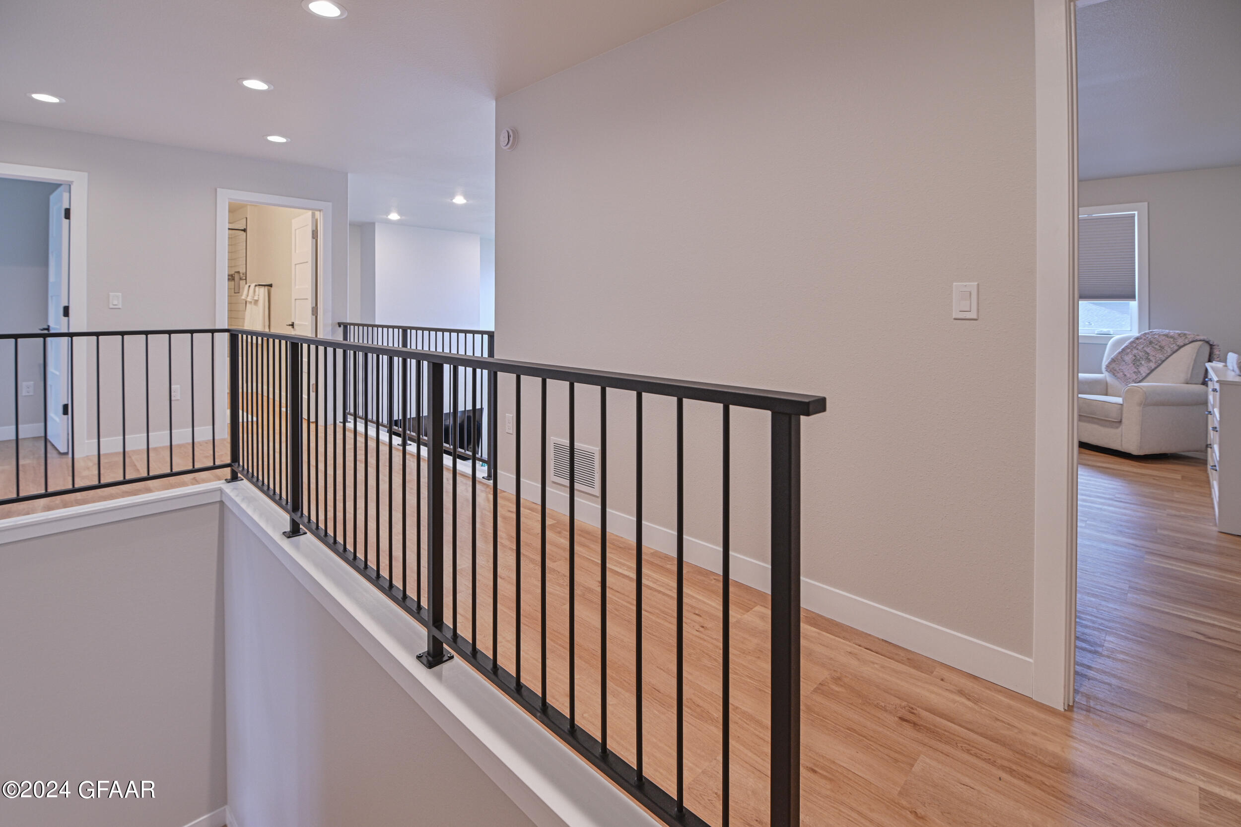 1800 KINGS VIEW Drive