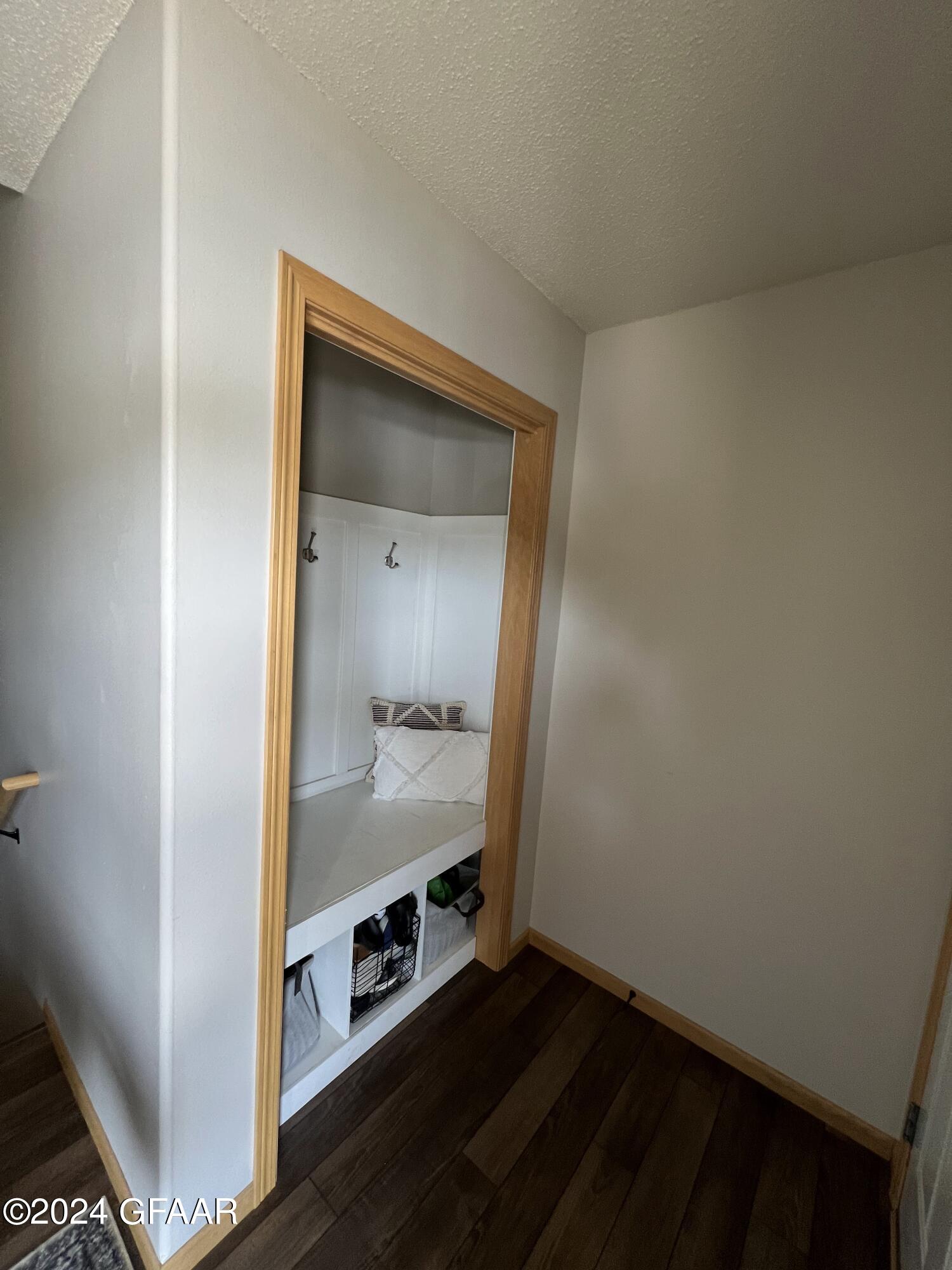 963 38 1/2 Avenue W