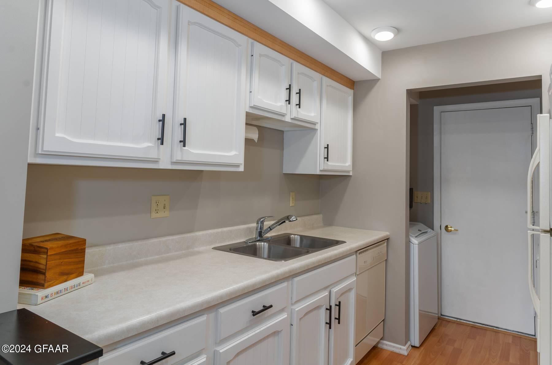 3720 CHERRY Street, J38