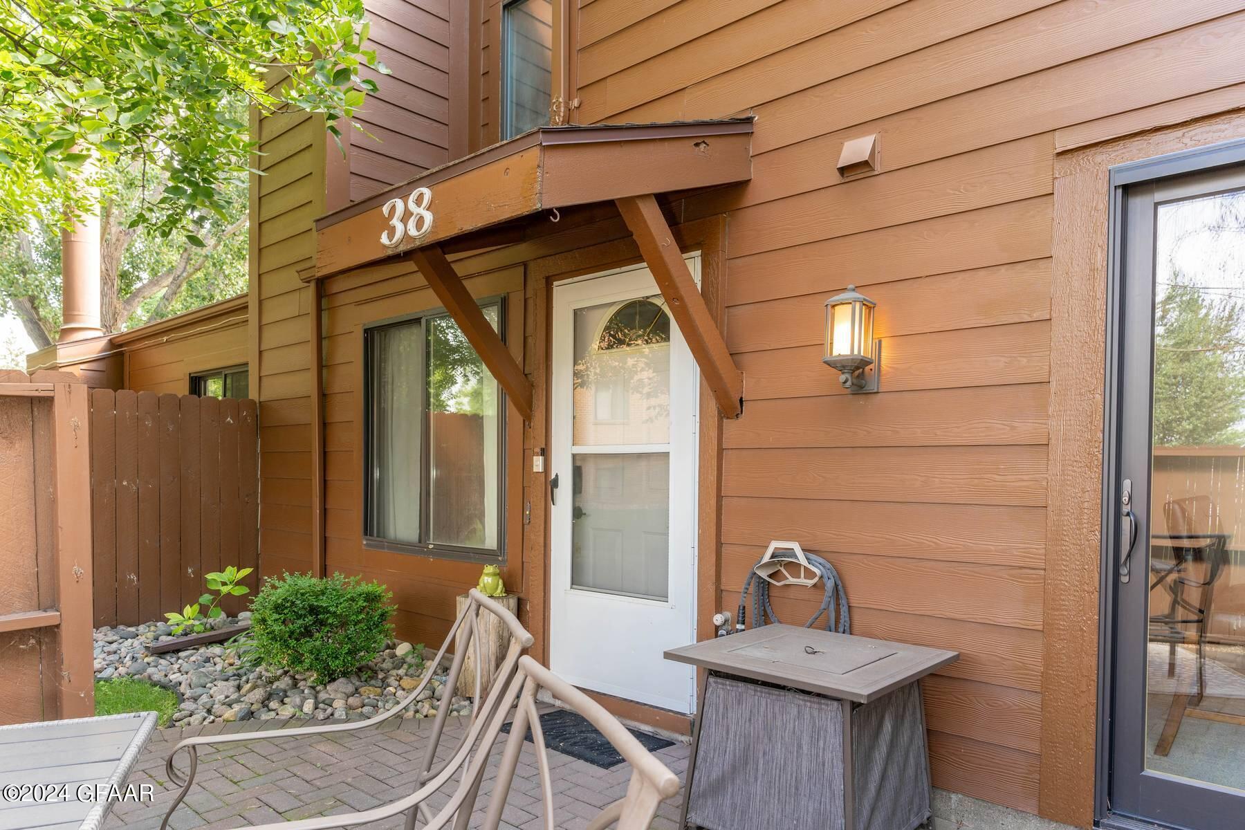 3720 CHERRY Street, J38