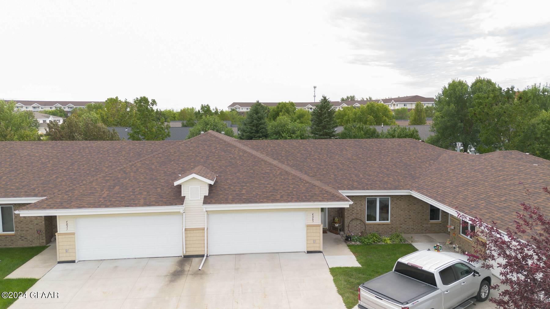 4065 LARK Circle