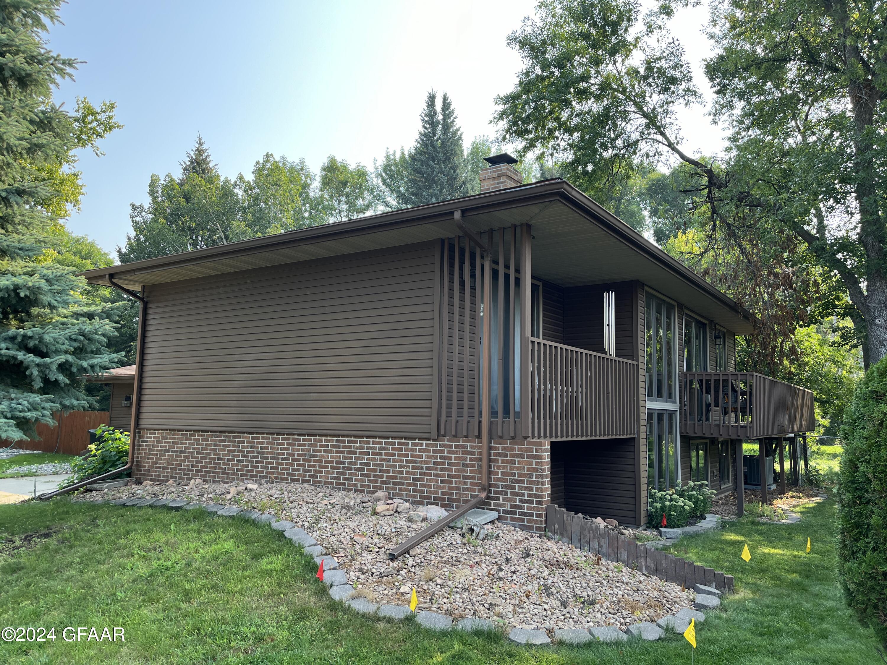 3817 CLEARVIEW Circle