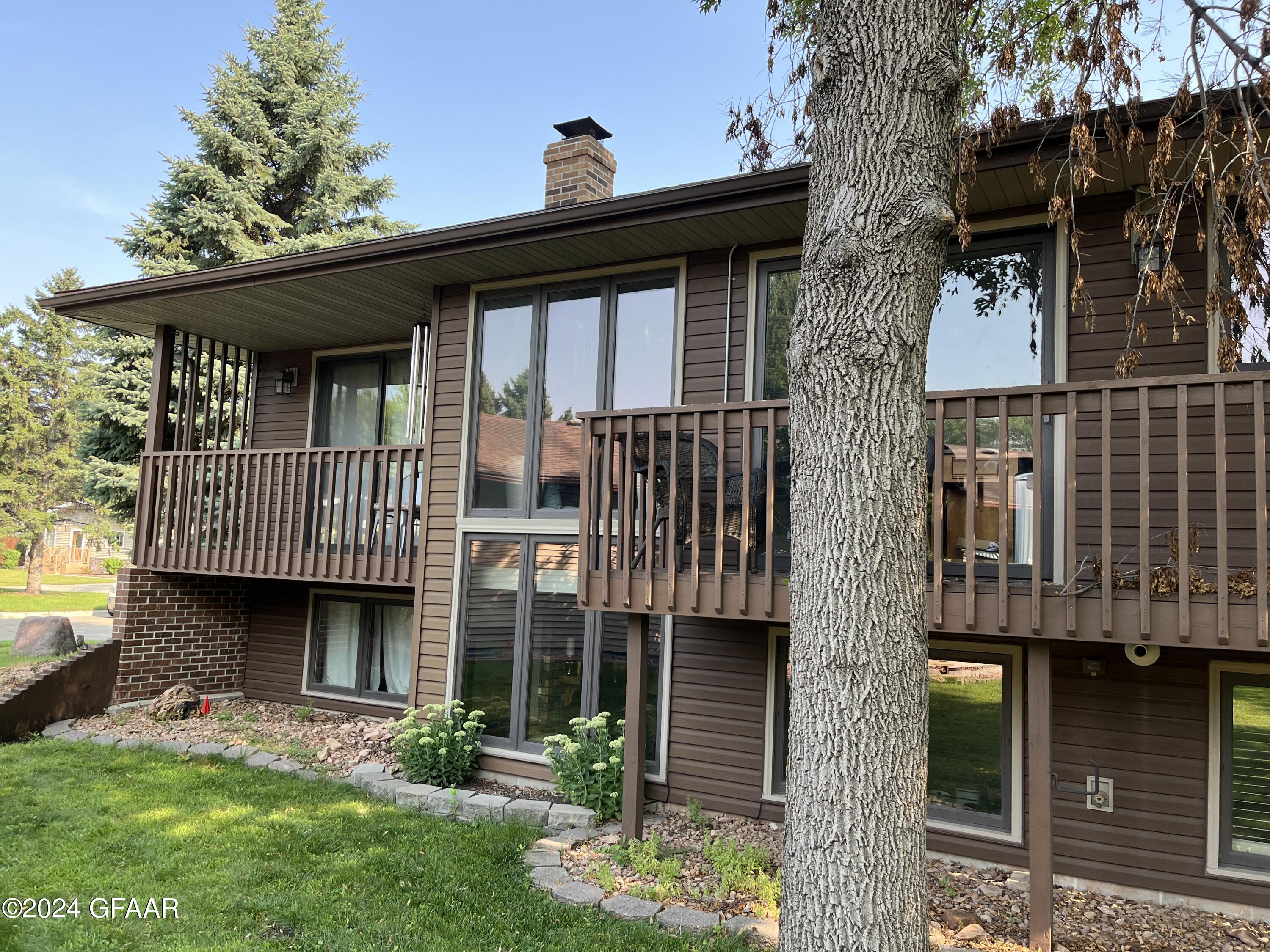 3817 CLEARVIEW Circle