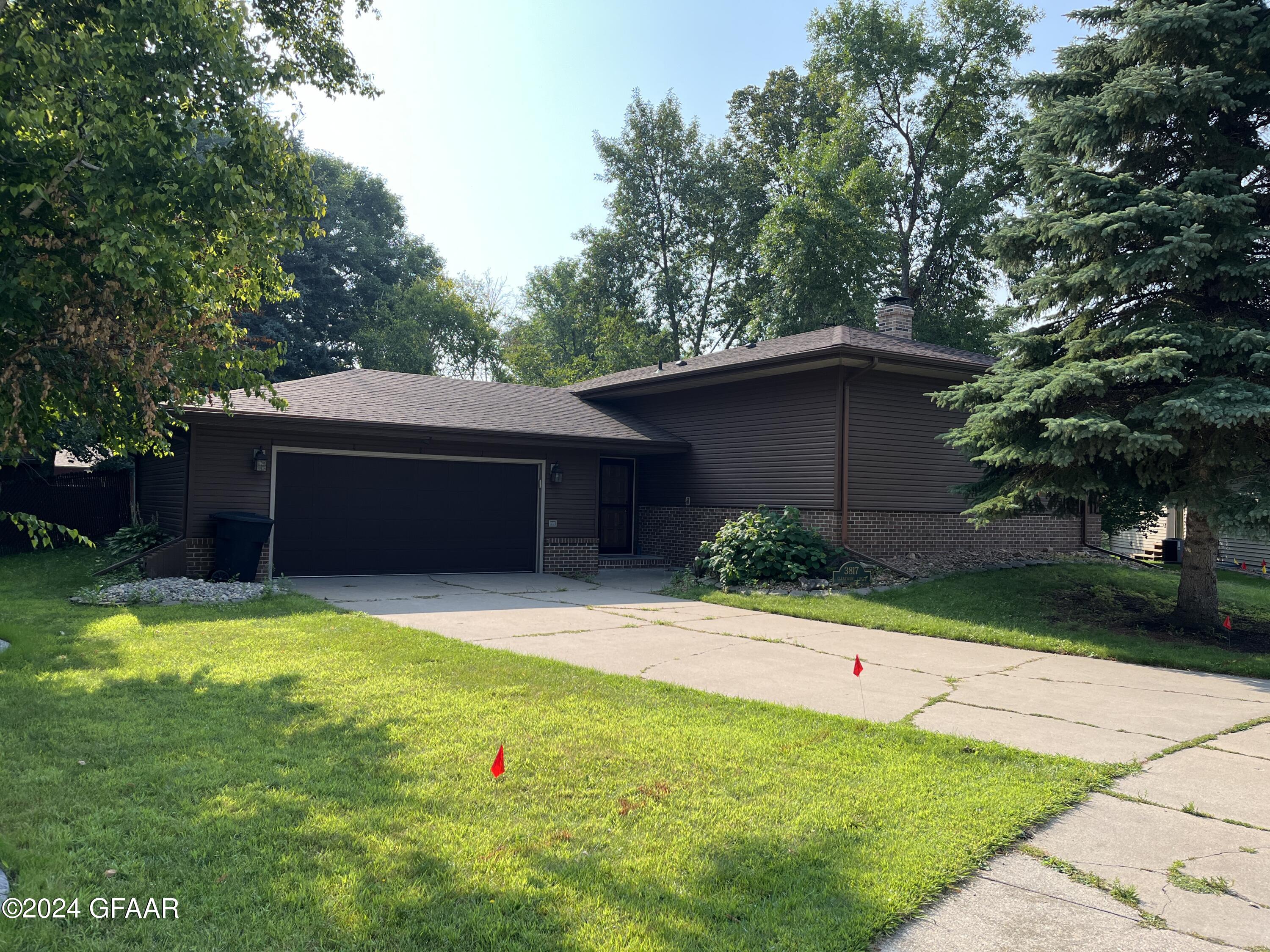 3817 CLEARVIEW Circle